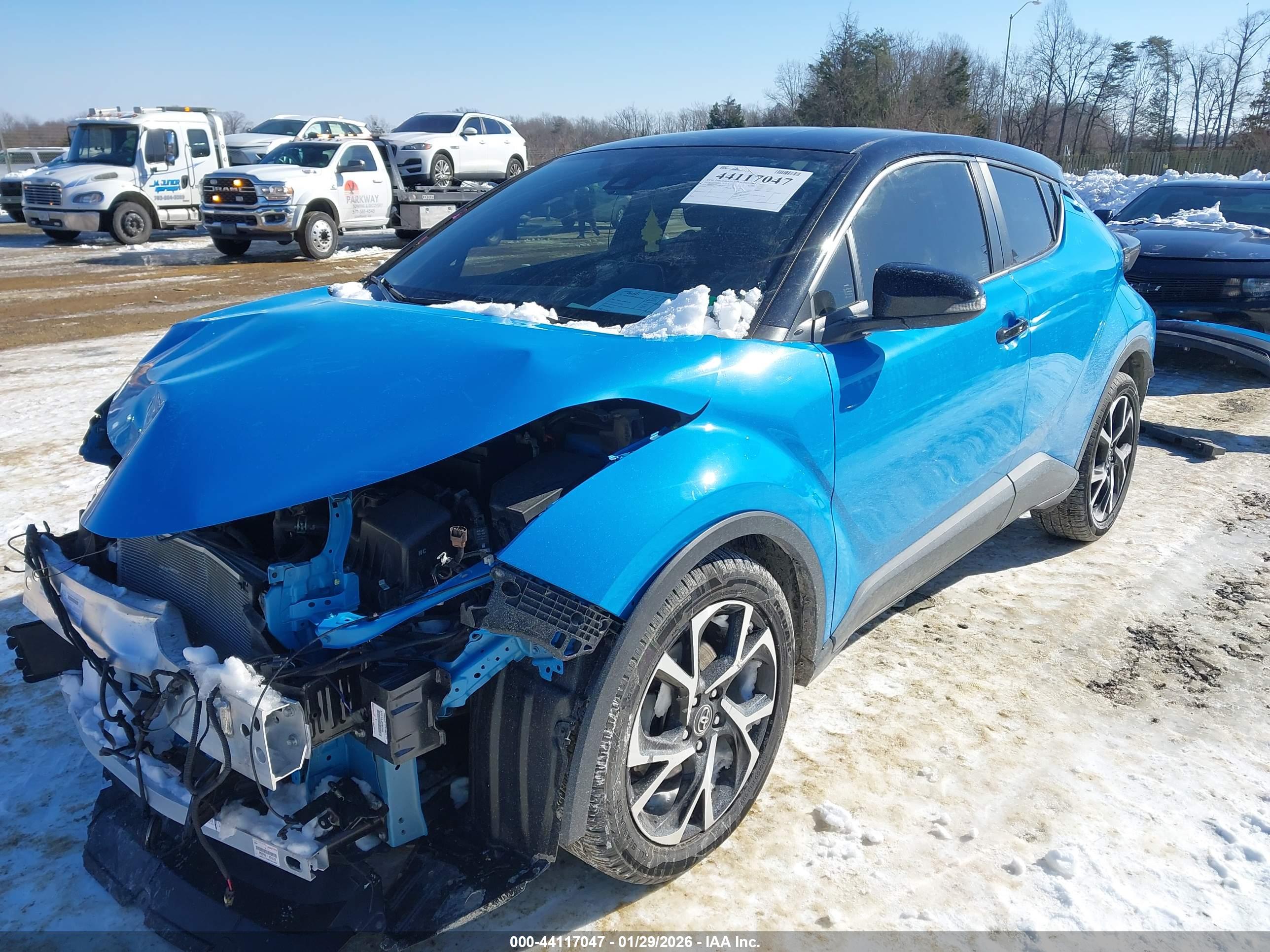 TOYOTA C-HR image 2