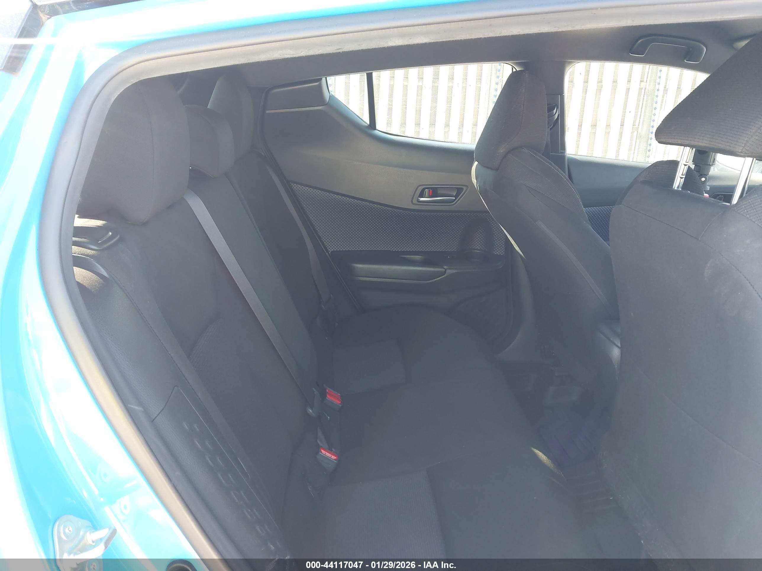 TOYOTA C-HR image 8
