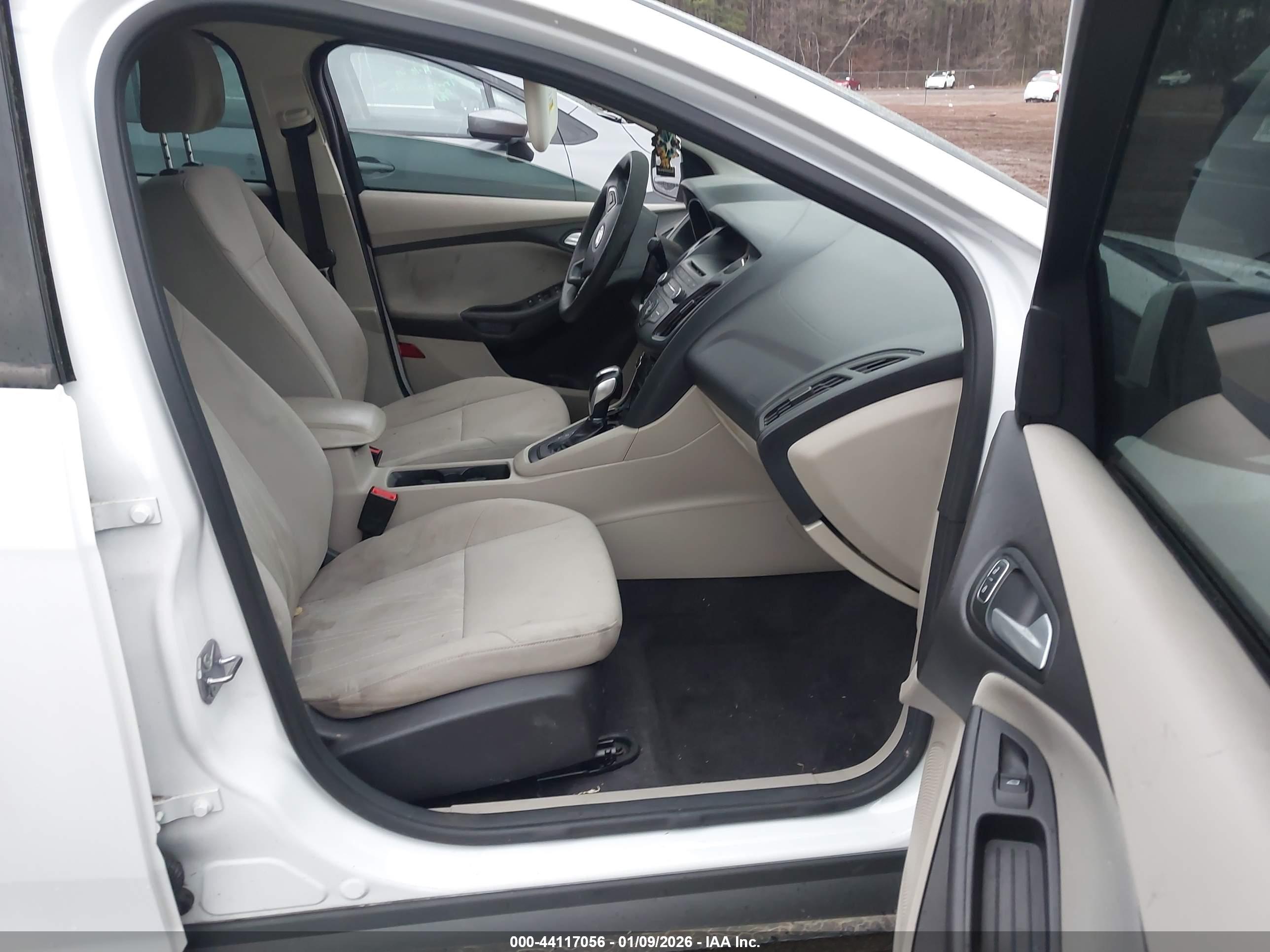FORD FOCUS image 5