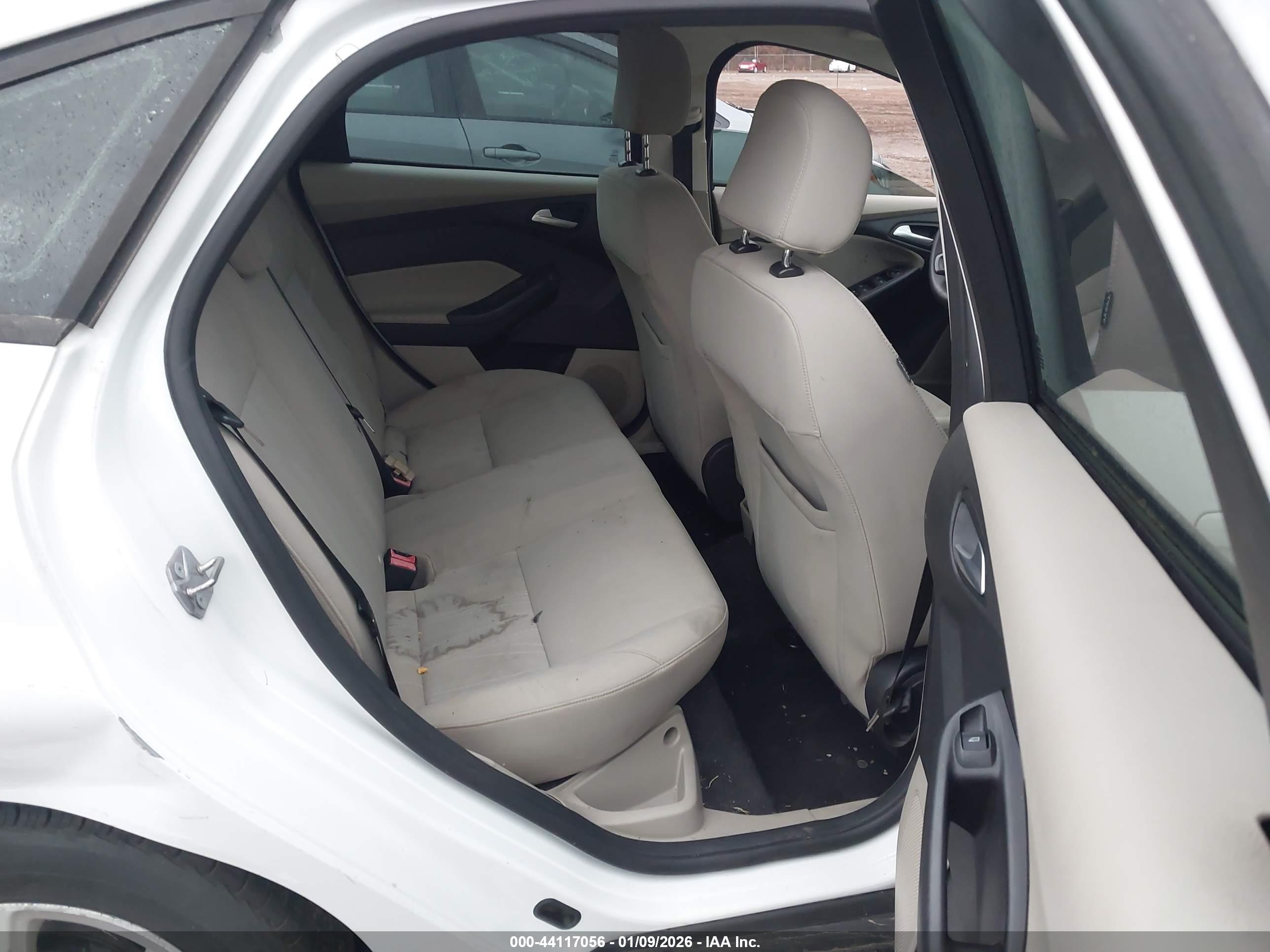 FORD FOCUS image 8