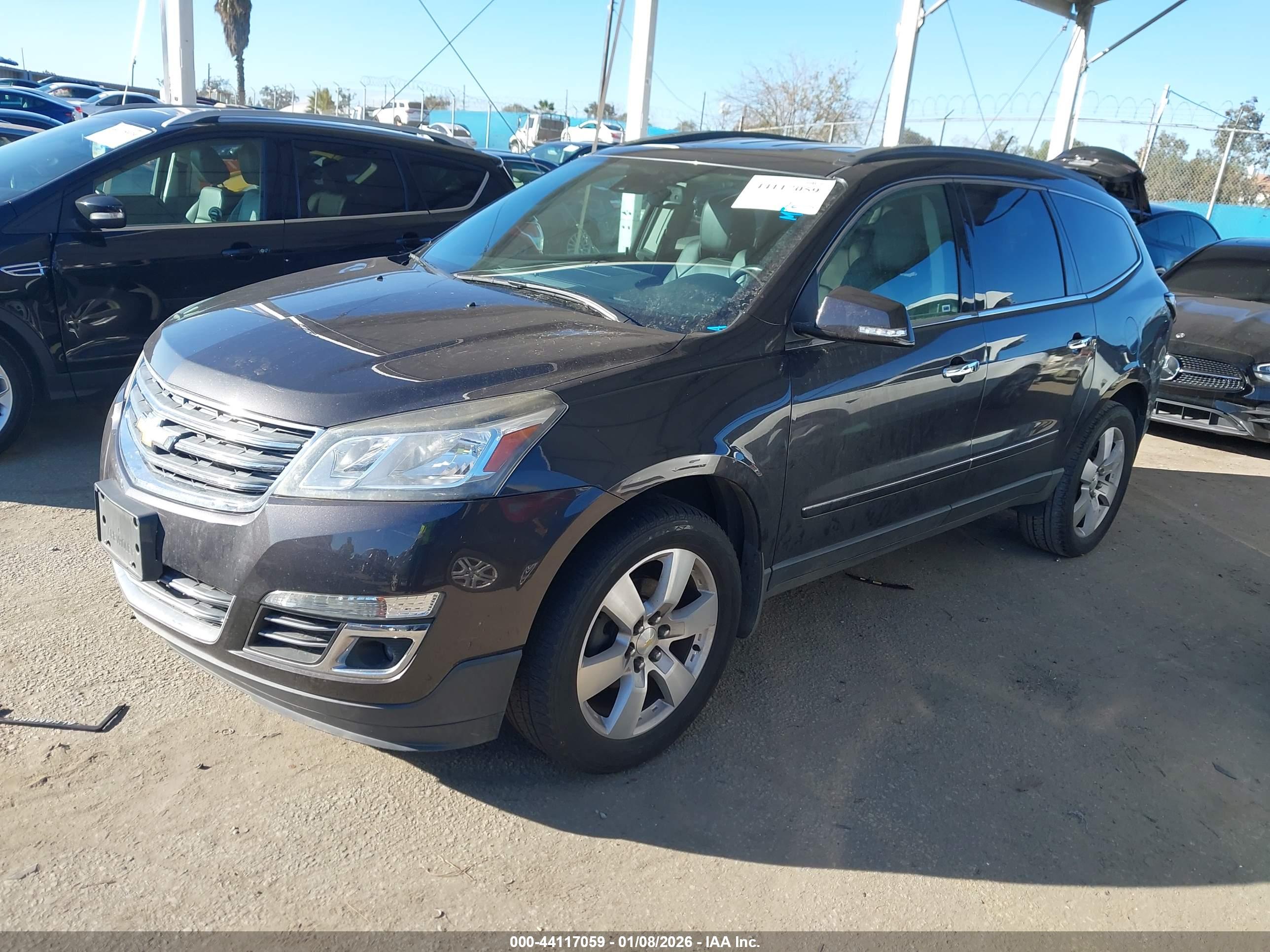 CHEVROLET TRAVERSE image 2