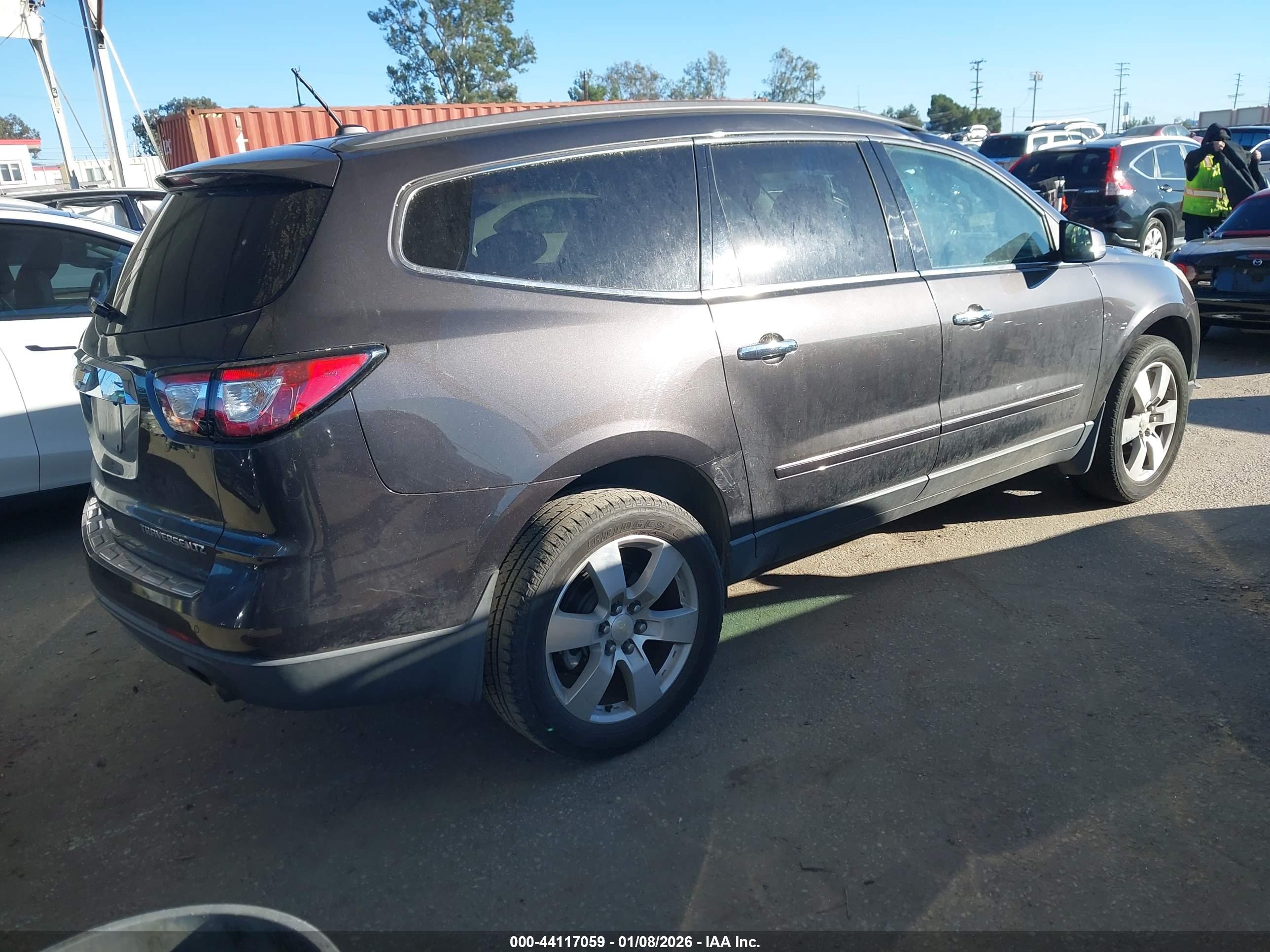 CHEVROLET TRAVERSE image 4