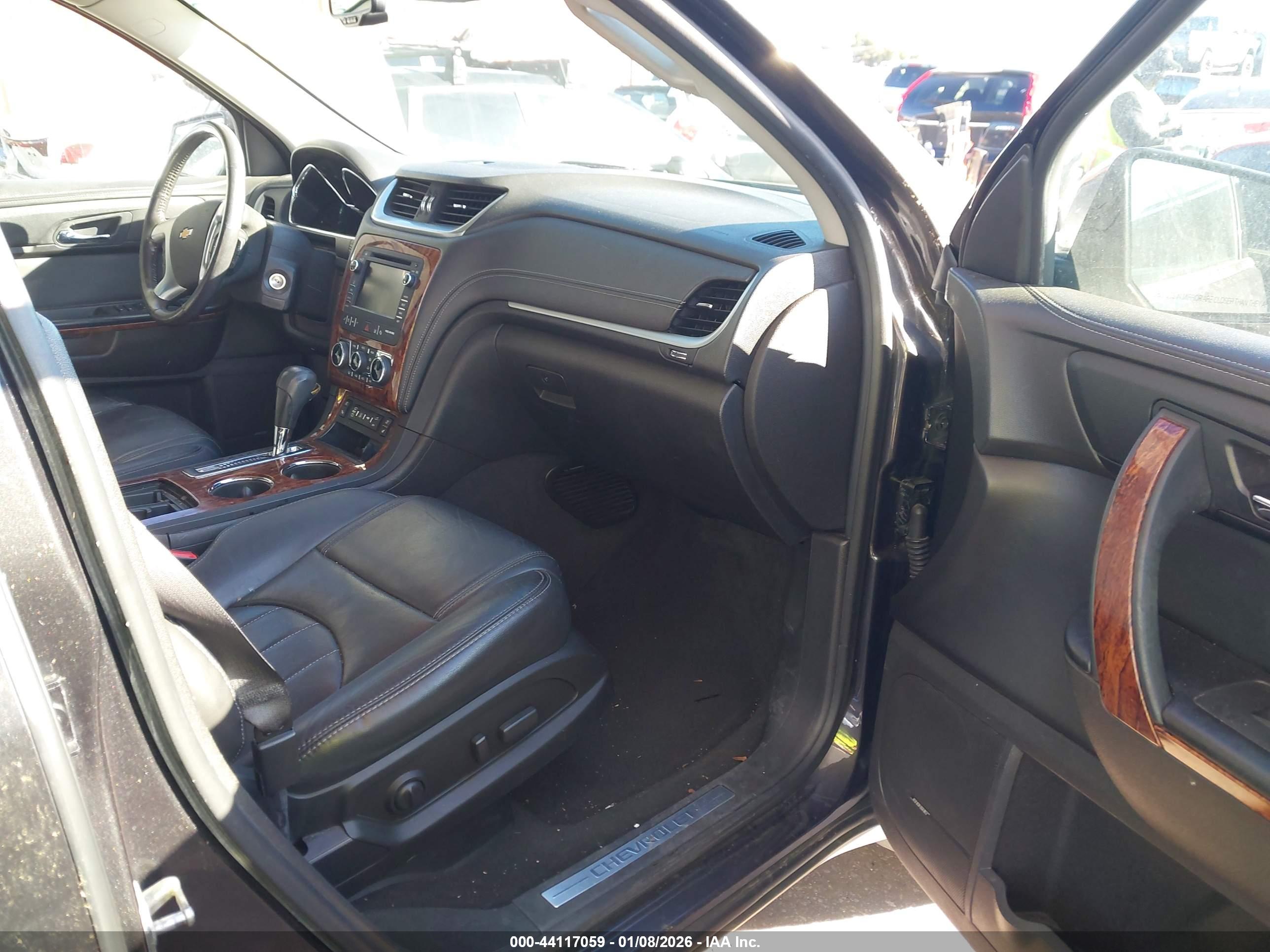 CHEVROLET TRAVERSE image 5
