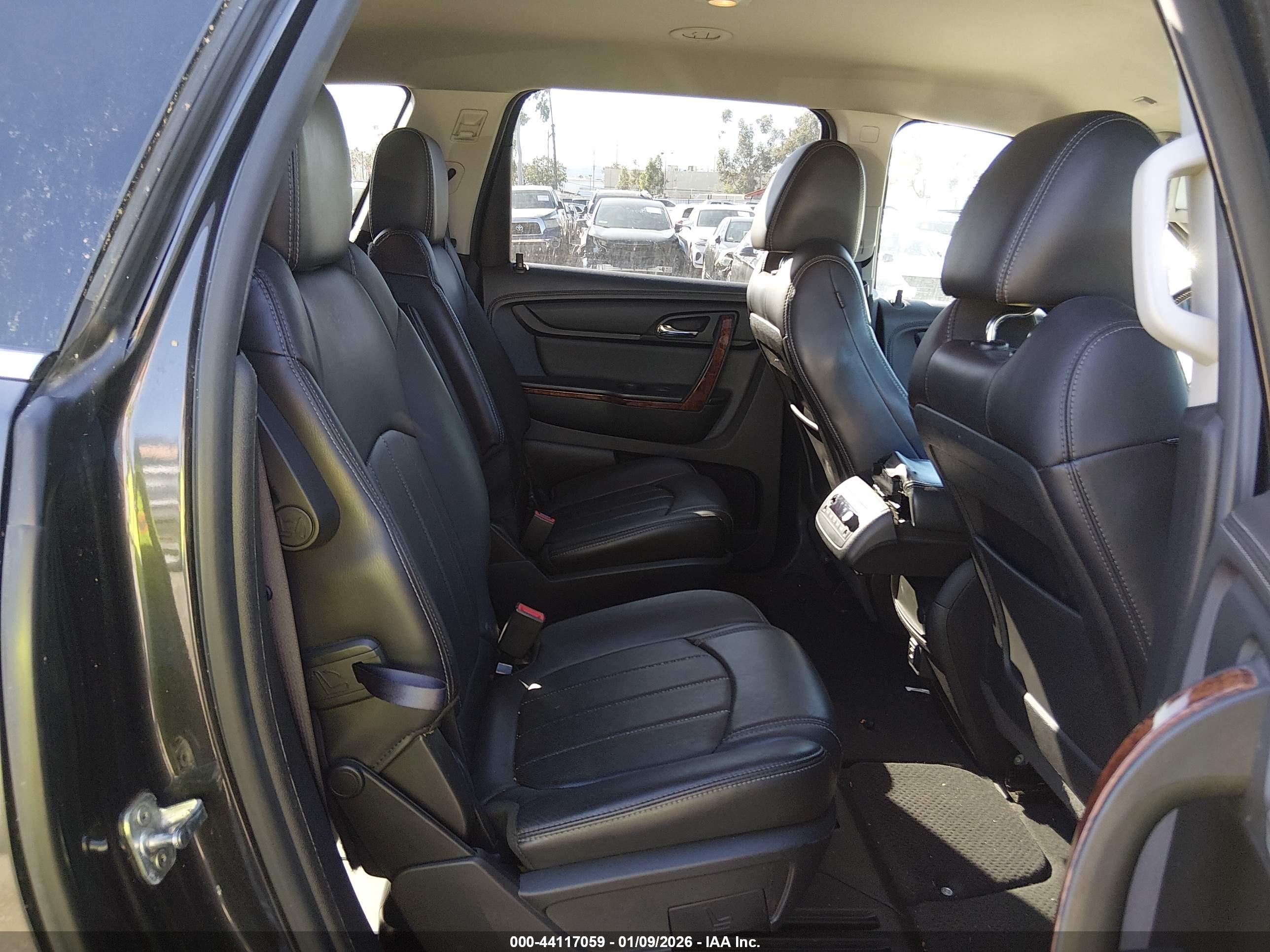 CHEVROLET TRAVERSE image 8