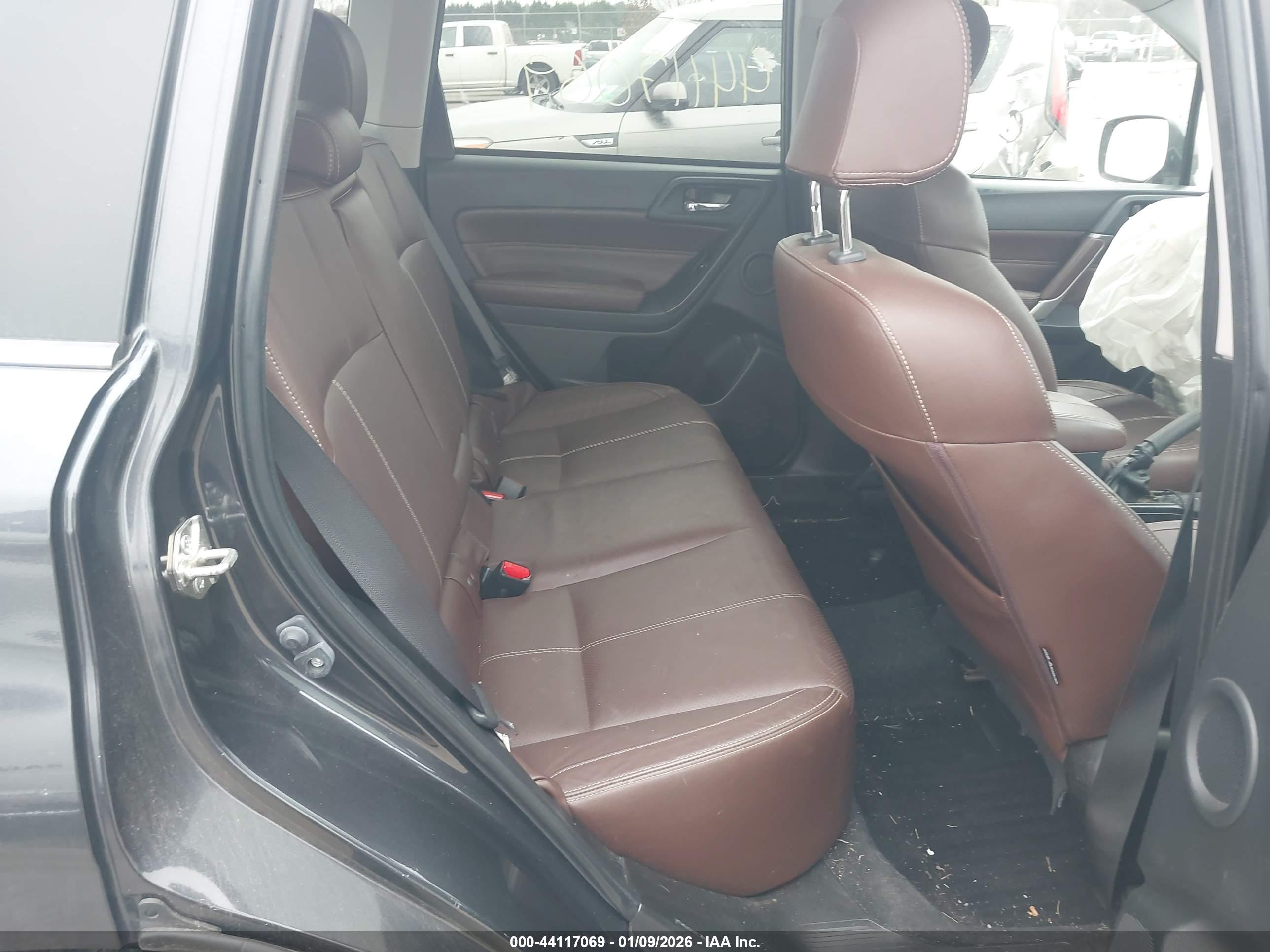 SUBARU FORESTER image 8