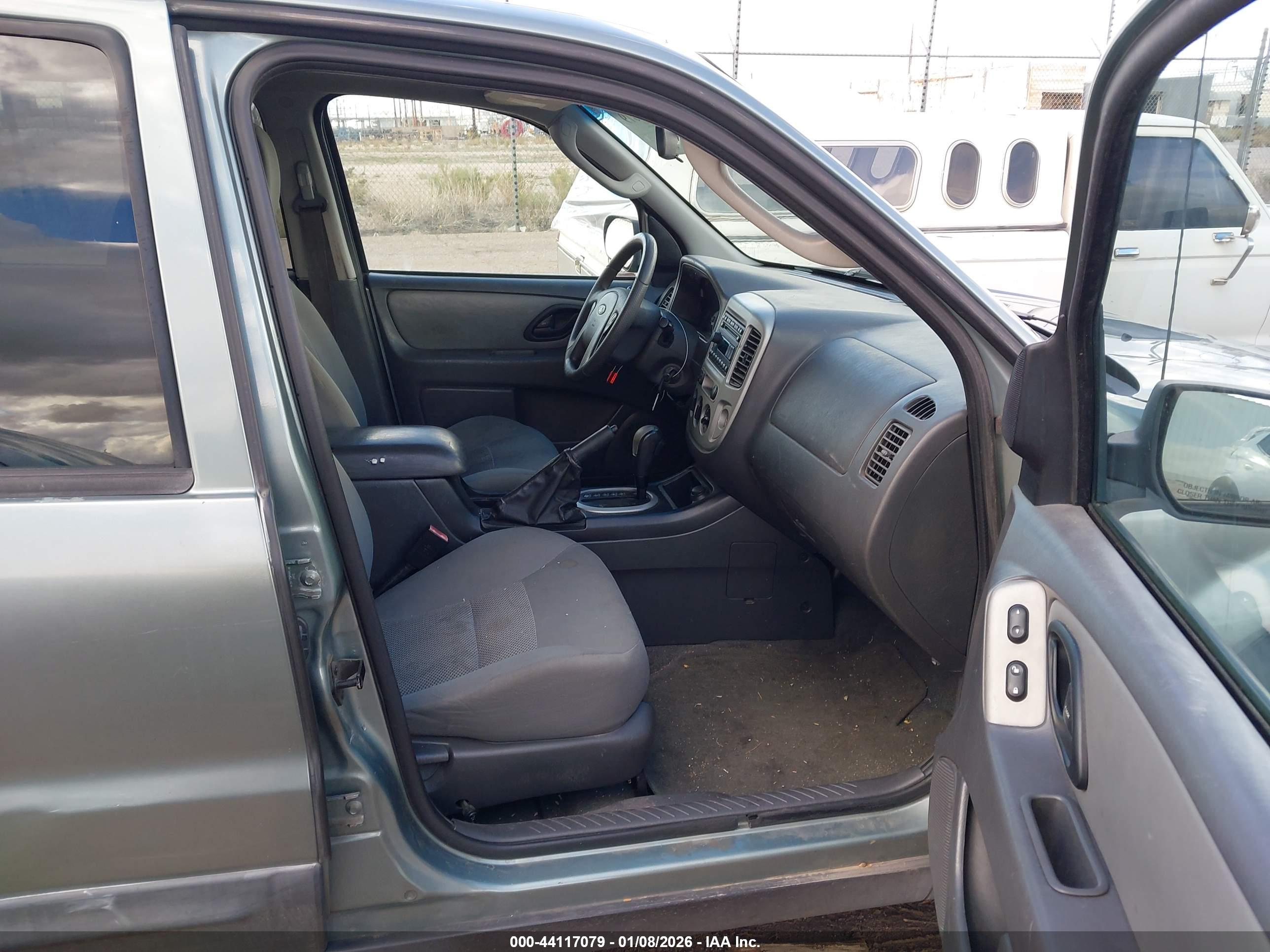 FORD ESCAPE image 5