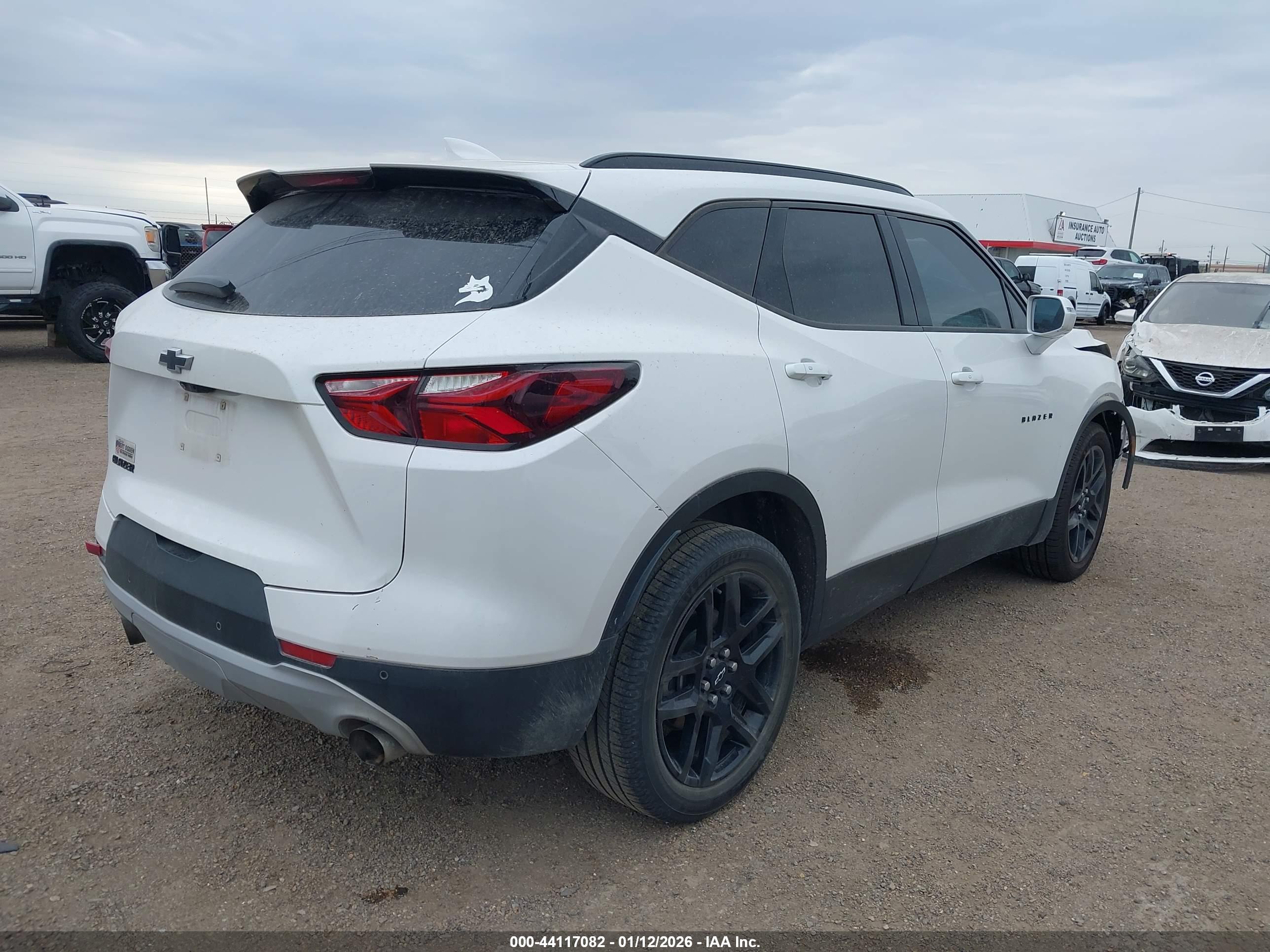 CHEVROLET BLAZER image 4