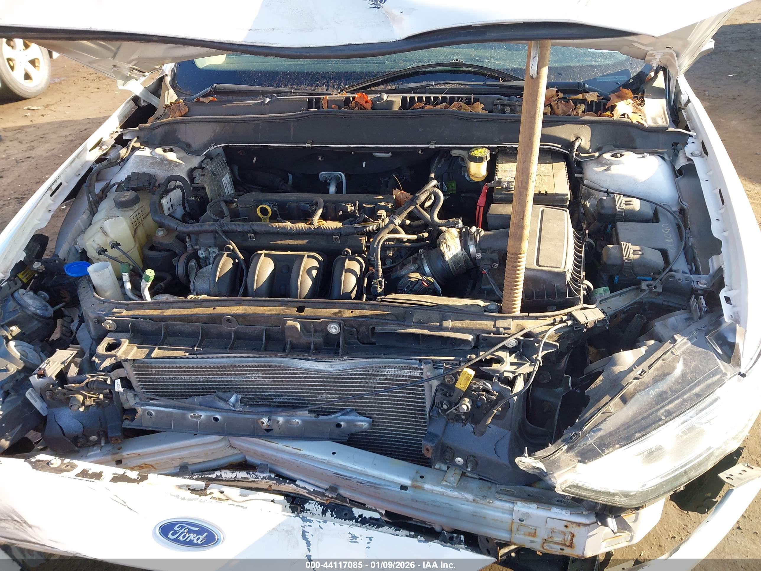 FORD FUSION image 10