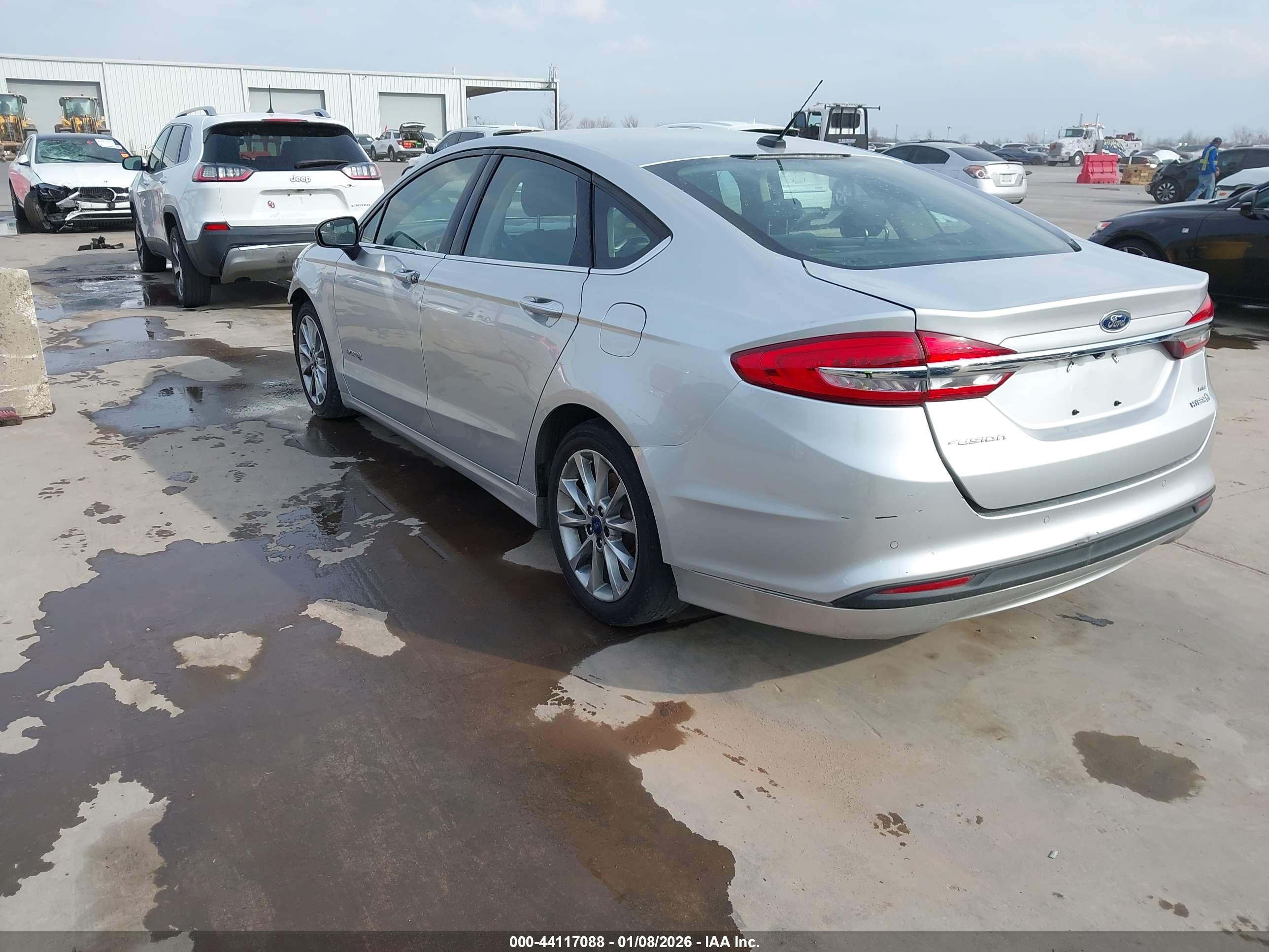 FORD FUSION image 3