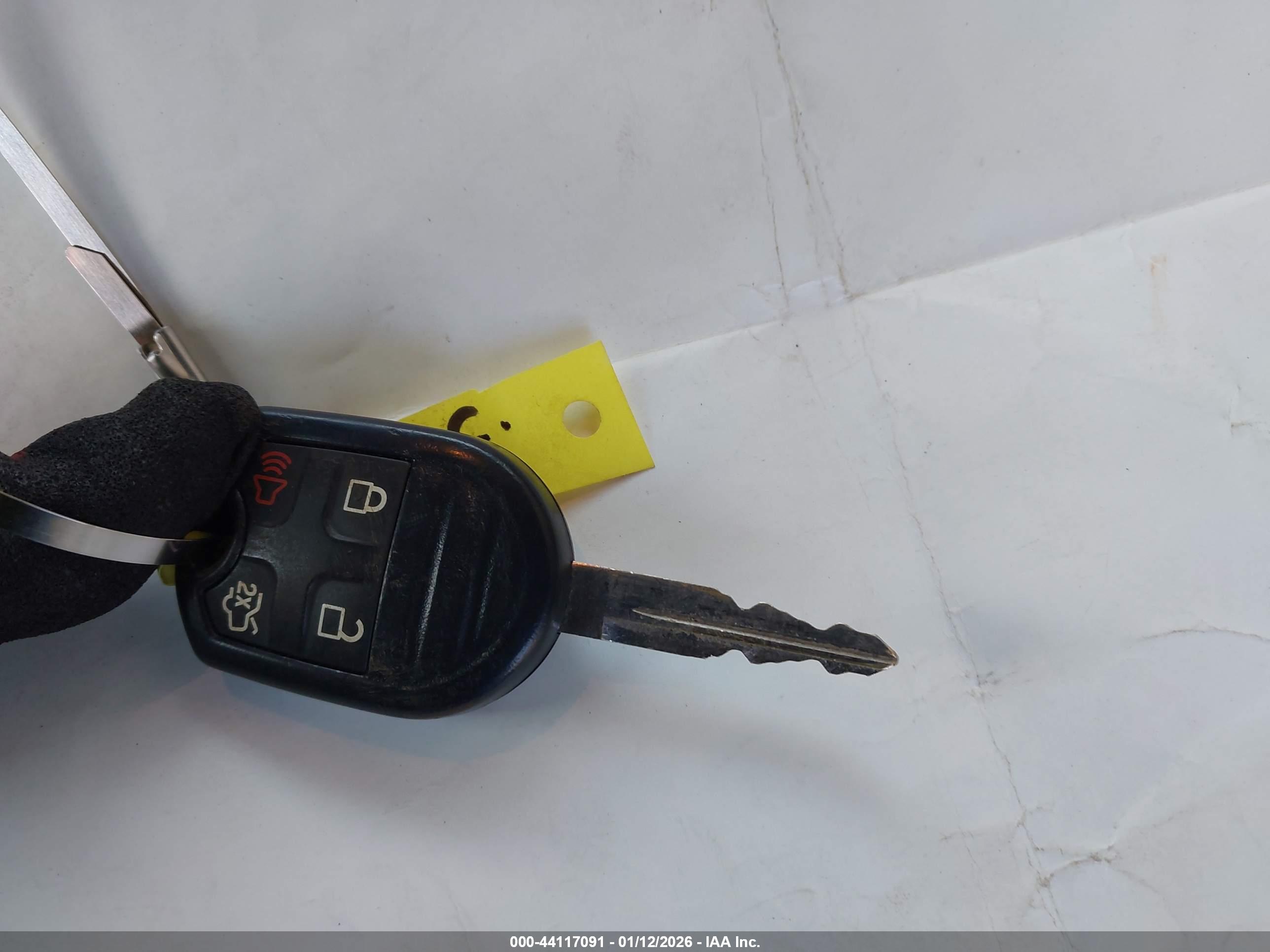 FORD FUSION image 11