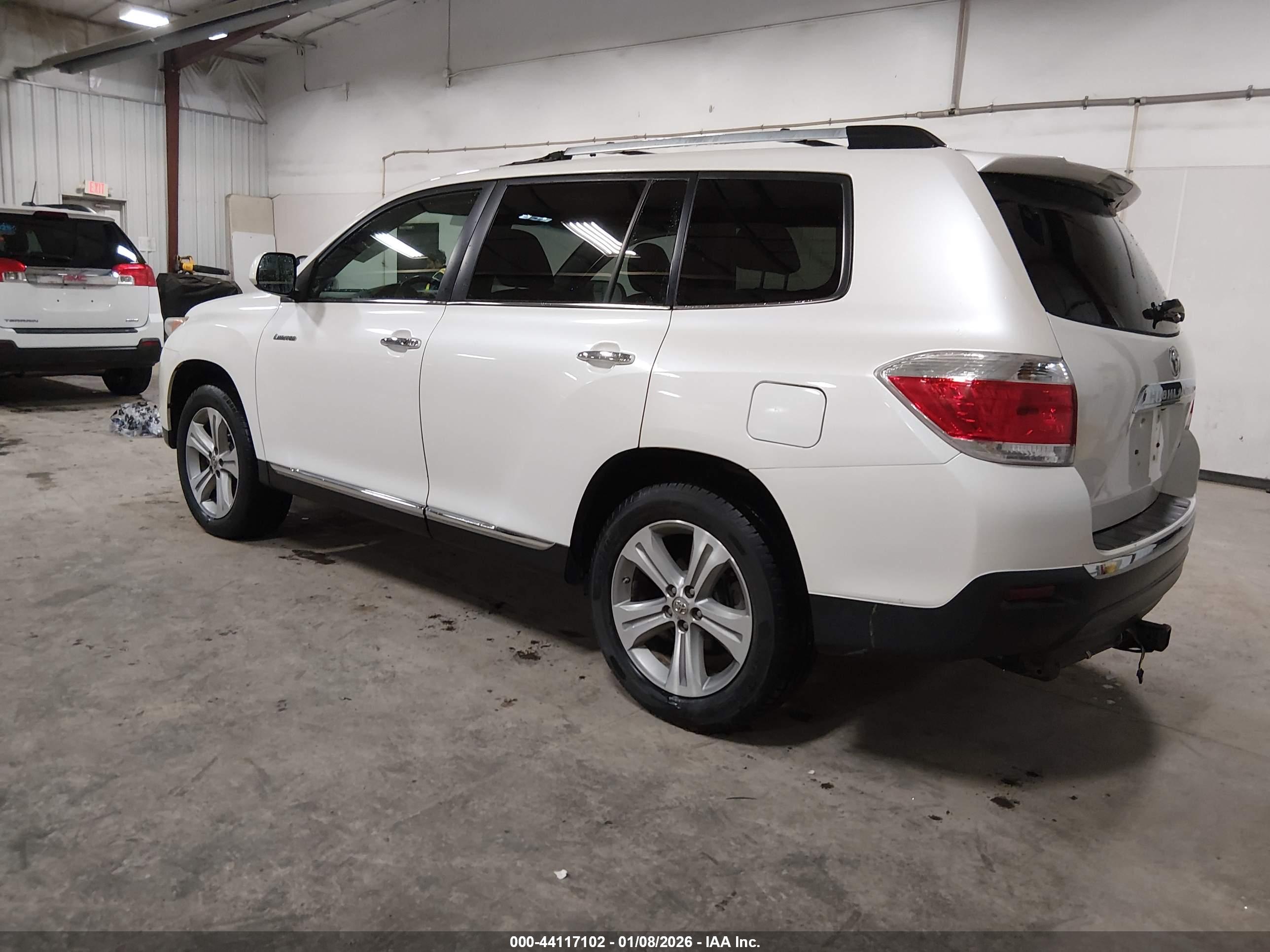 TOYOTA HIGHLANDER image 3