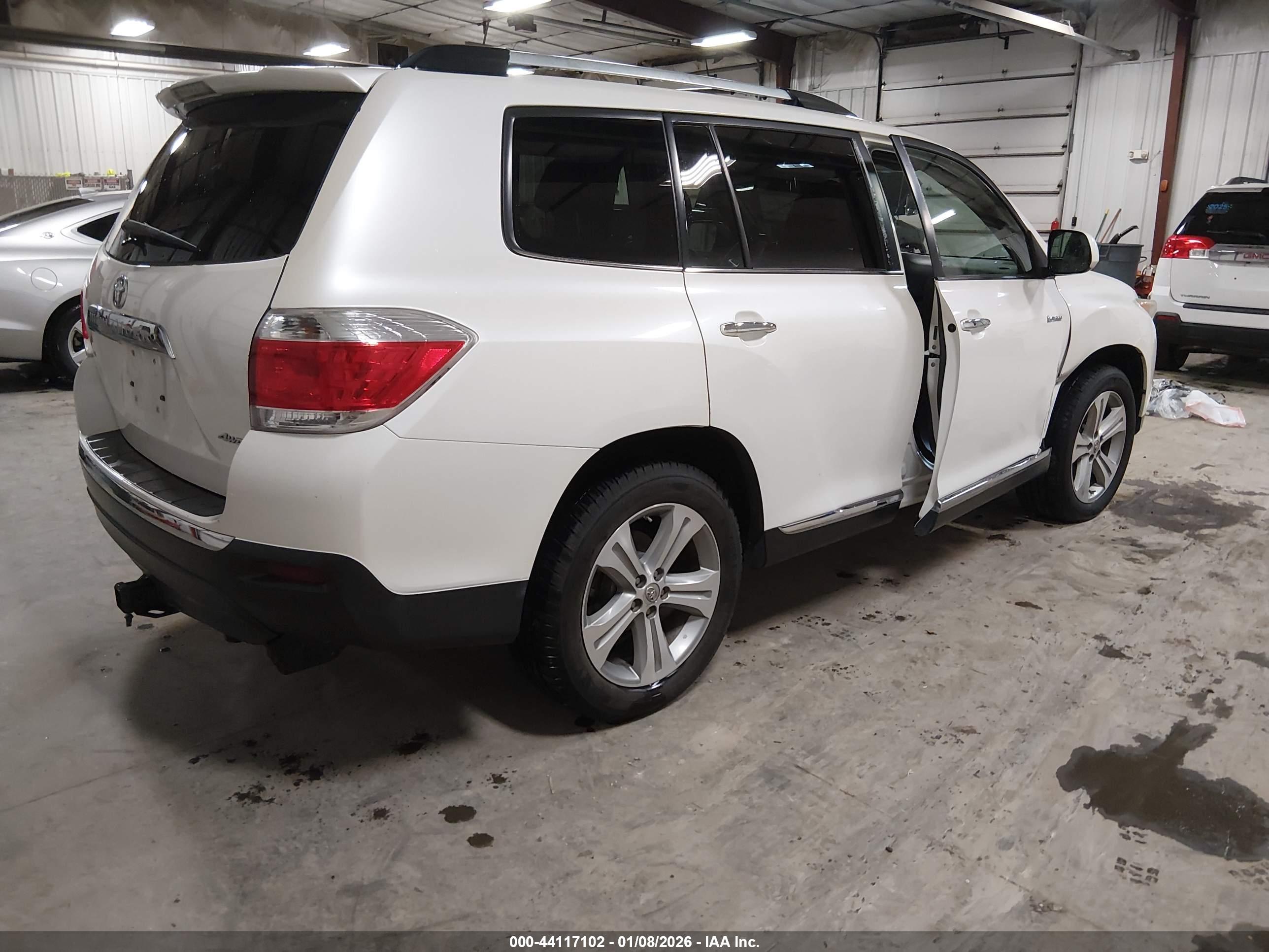 TOYOTA HIGHLANDER image 4