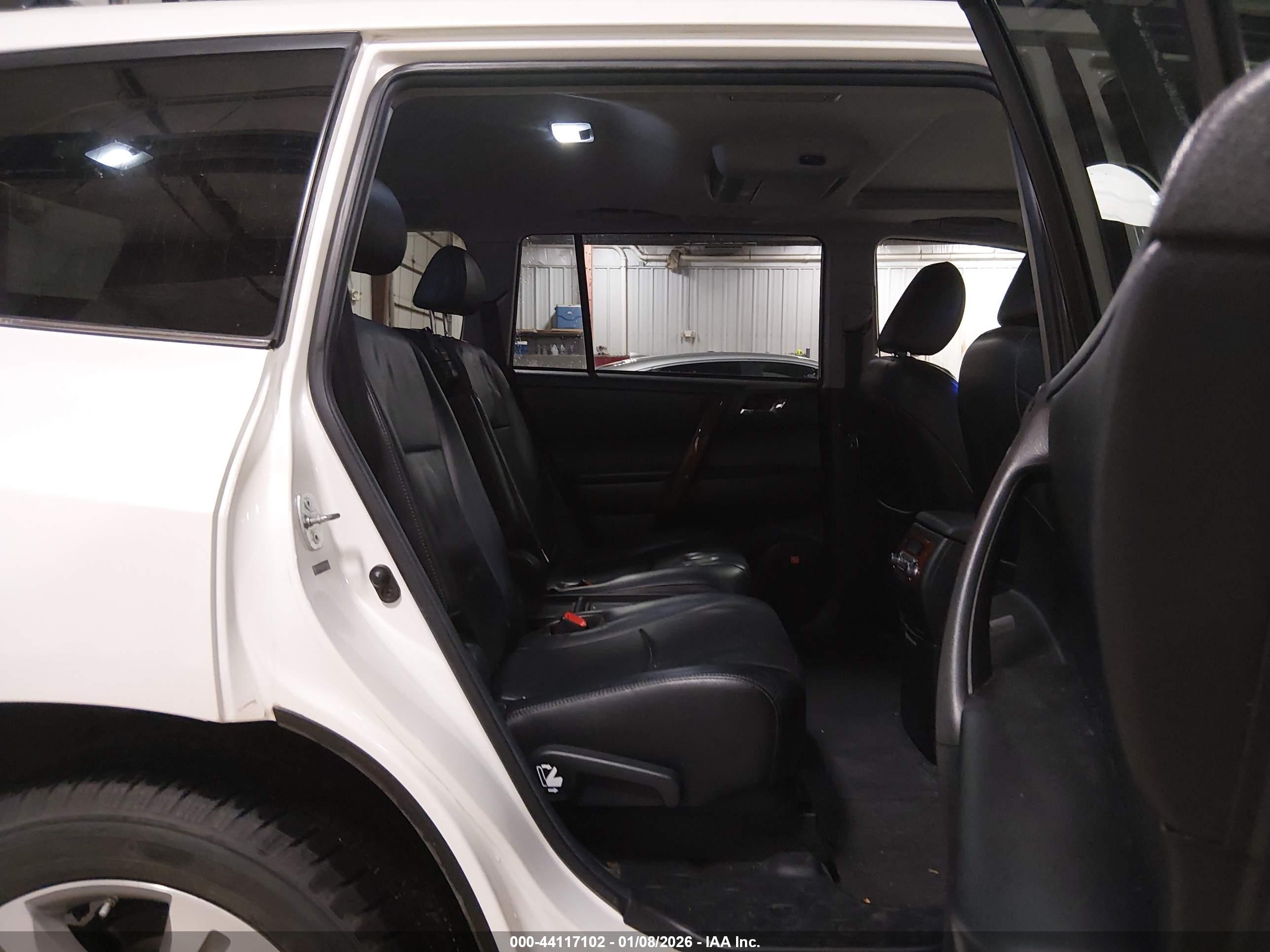 TOYOTA HIGHLANDER image 8