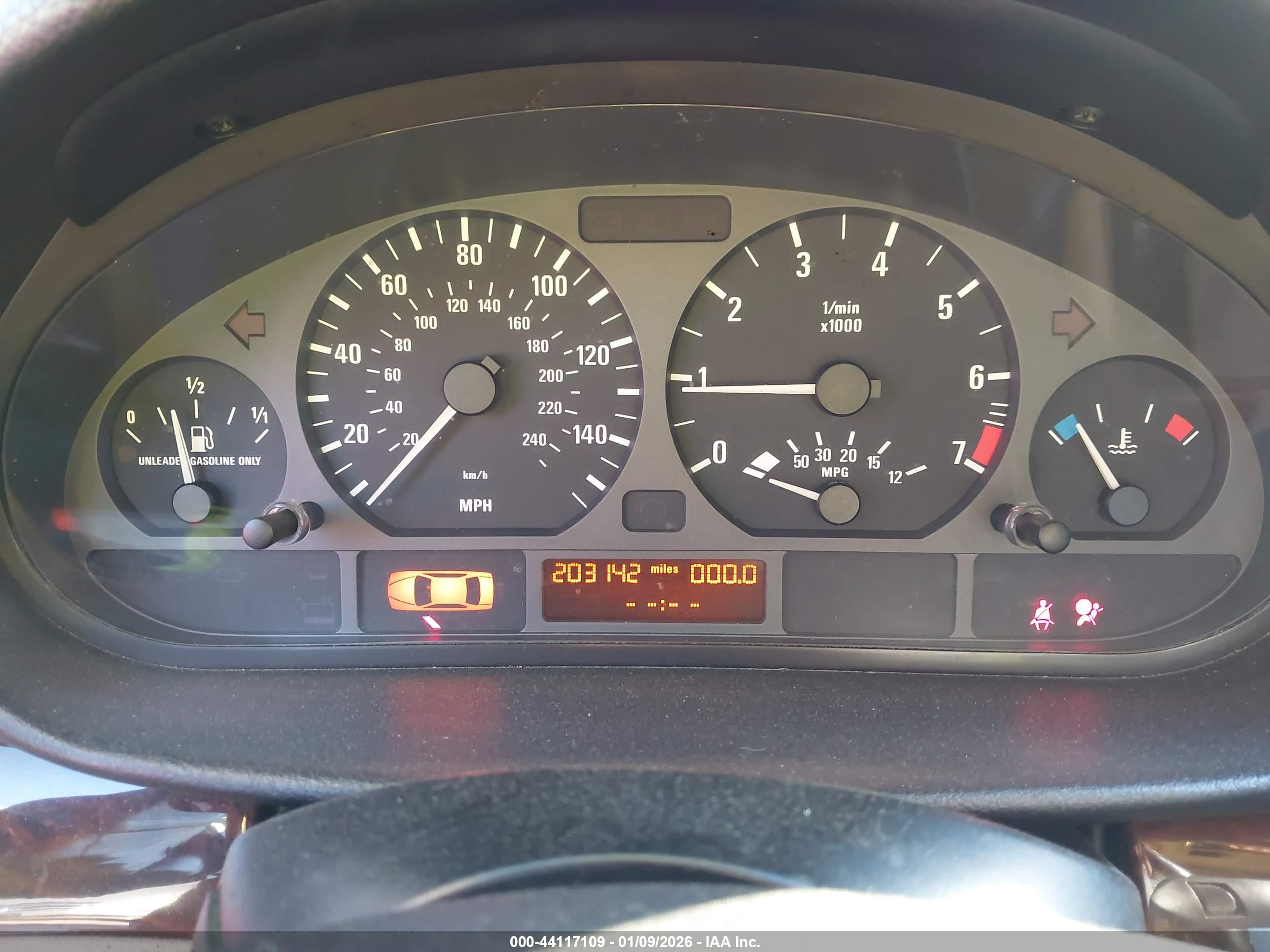 BMW 325I image 7