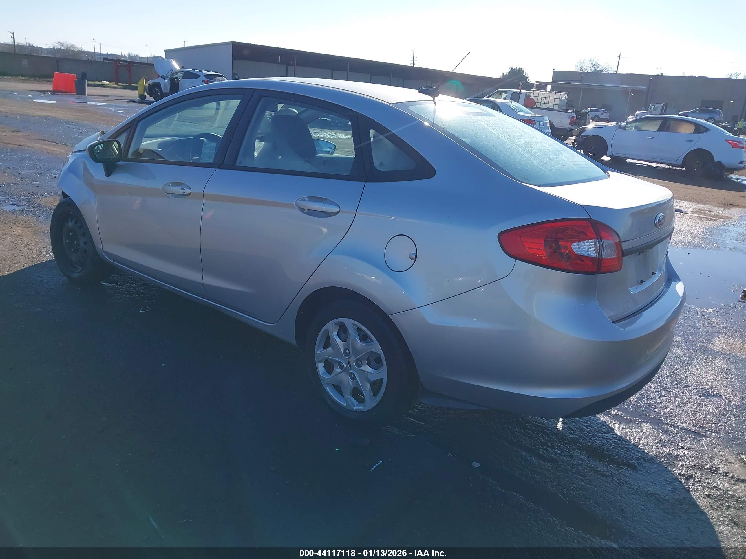 FORD FIESTA image 3