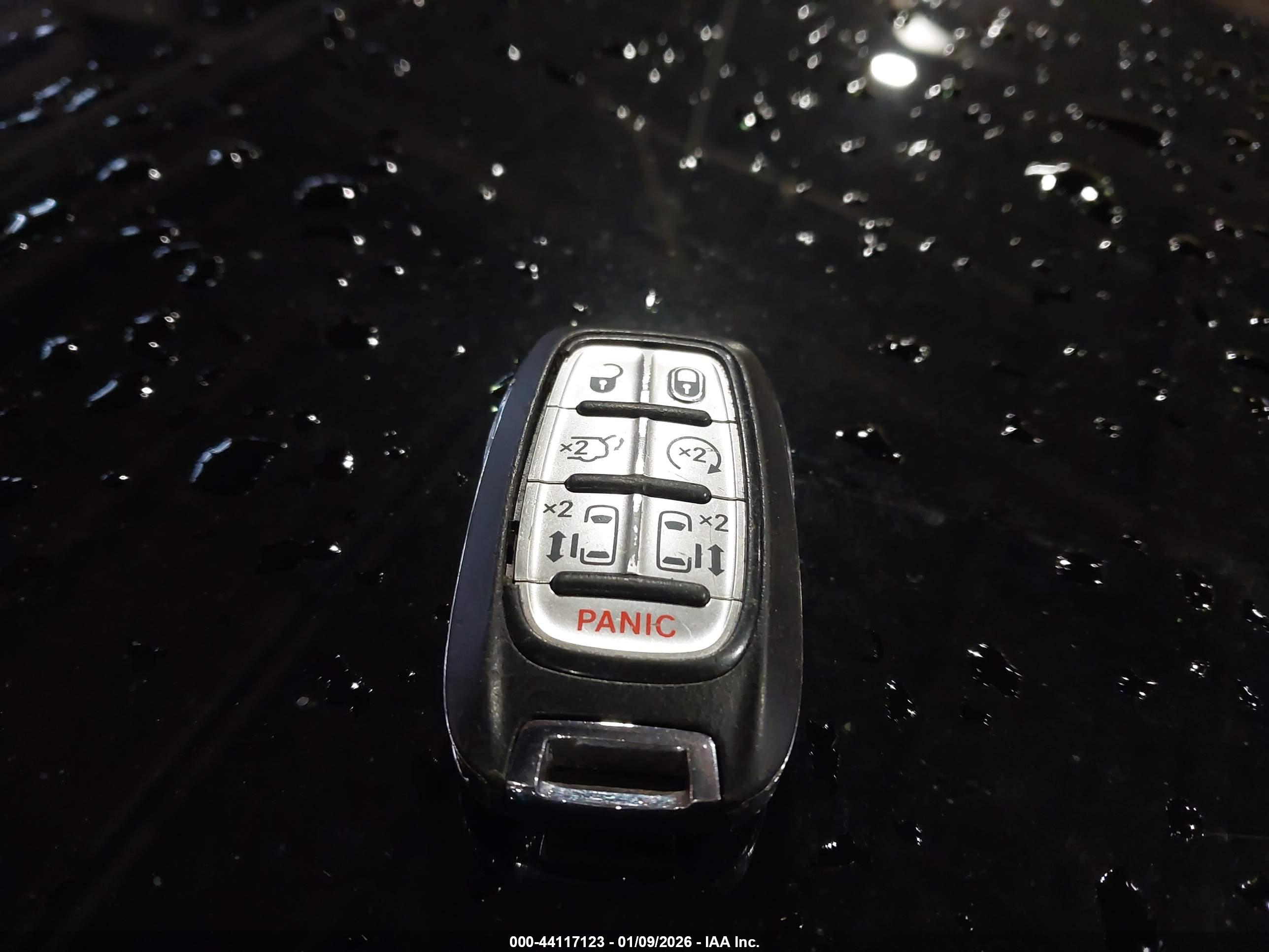 CHRYSLER PACIFICA image 11