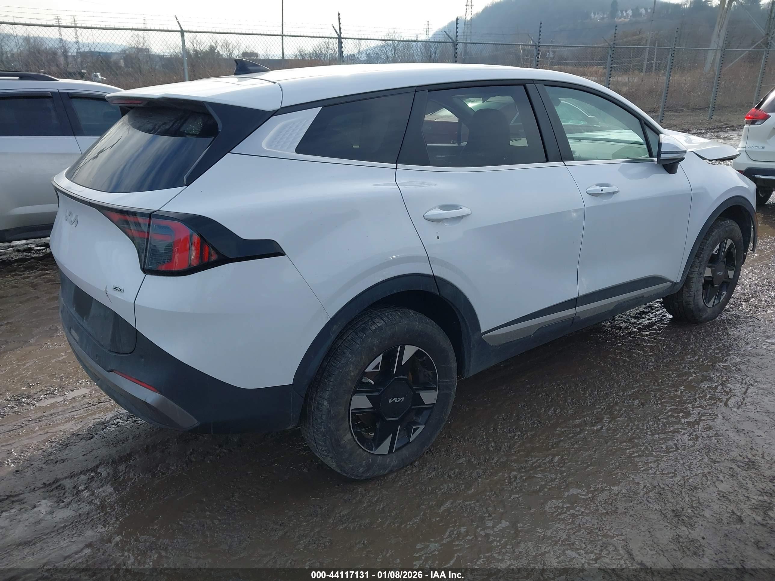 KIA SPORTAGE image 4