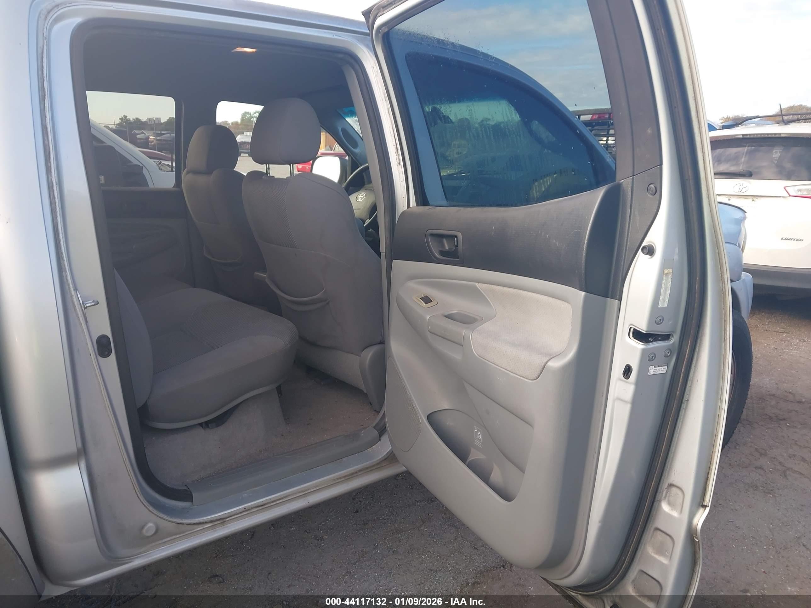 TOYOTA TACOMA image 8