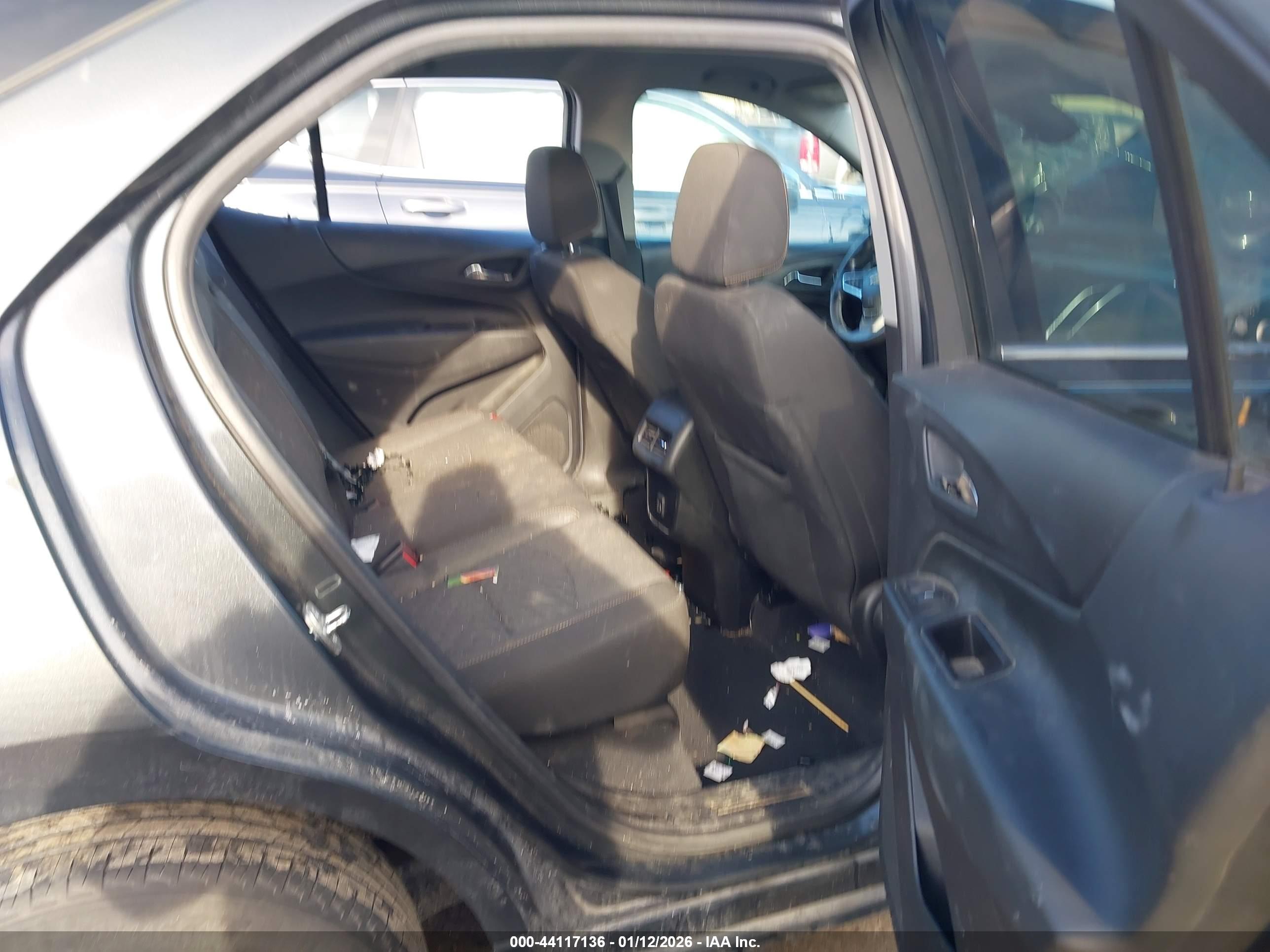 CHEVROLET EQUINOX image 8