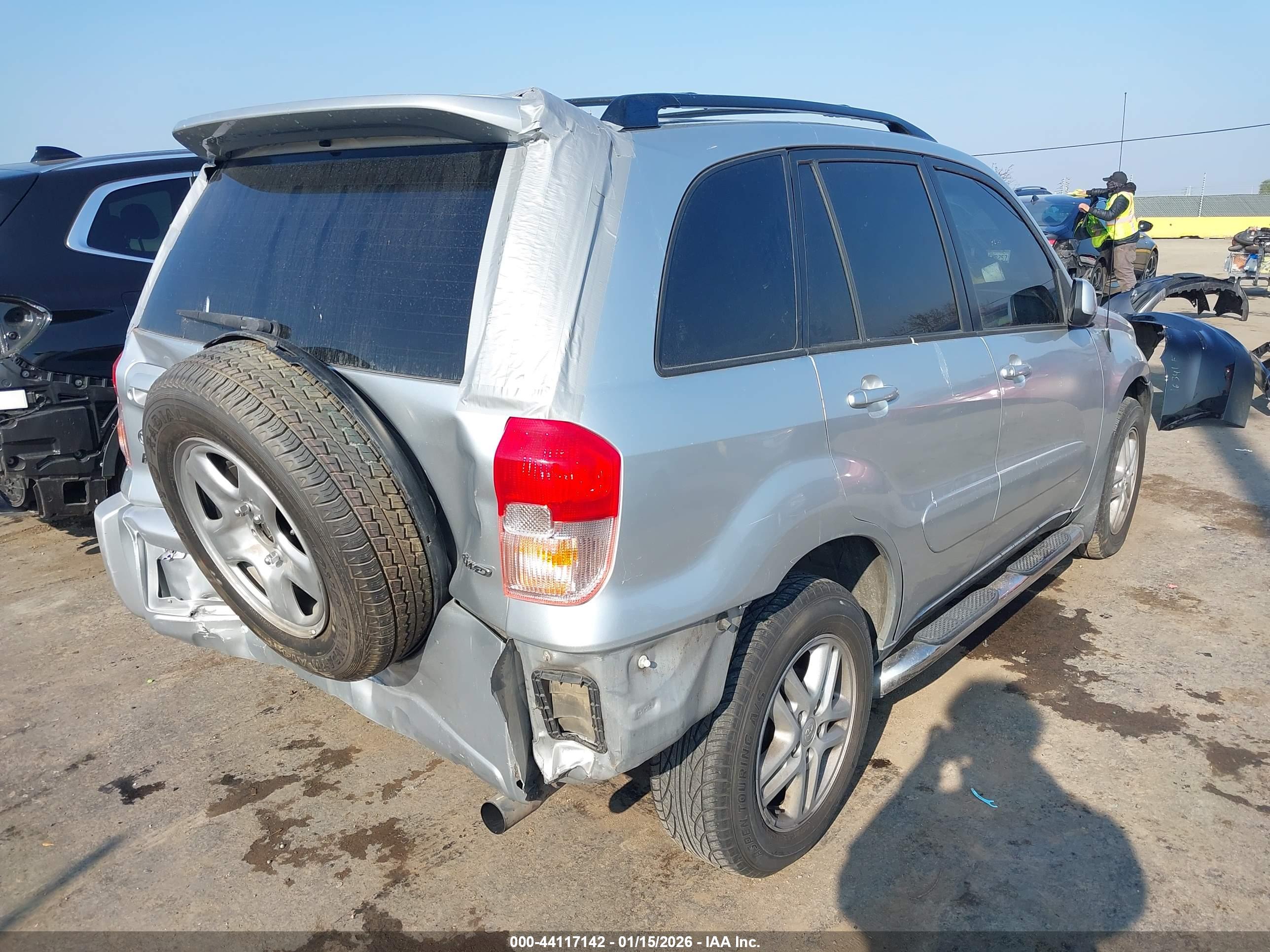TOYOTA RAV4 image 4