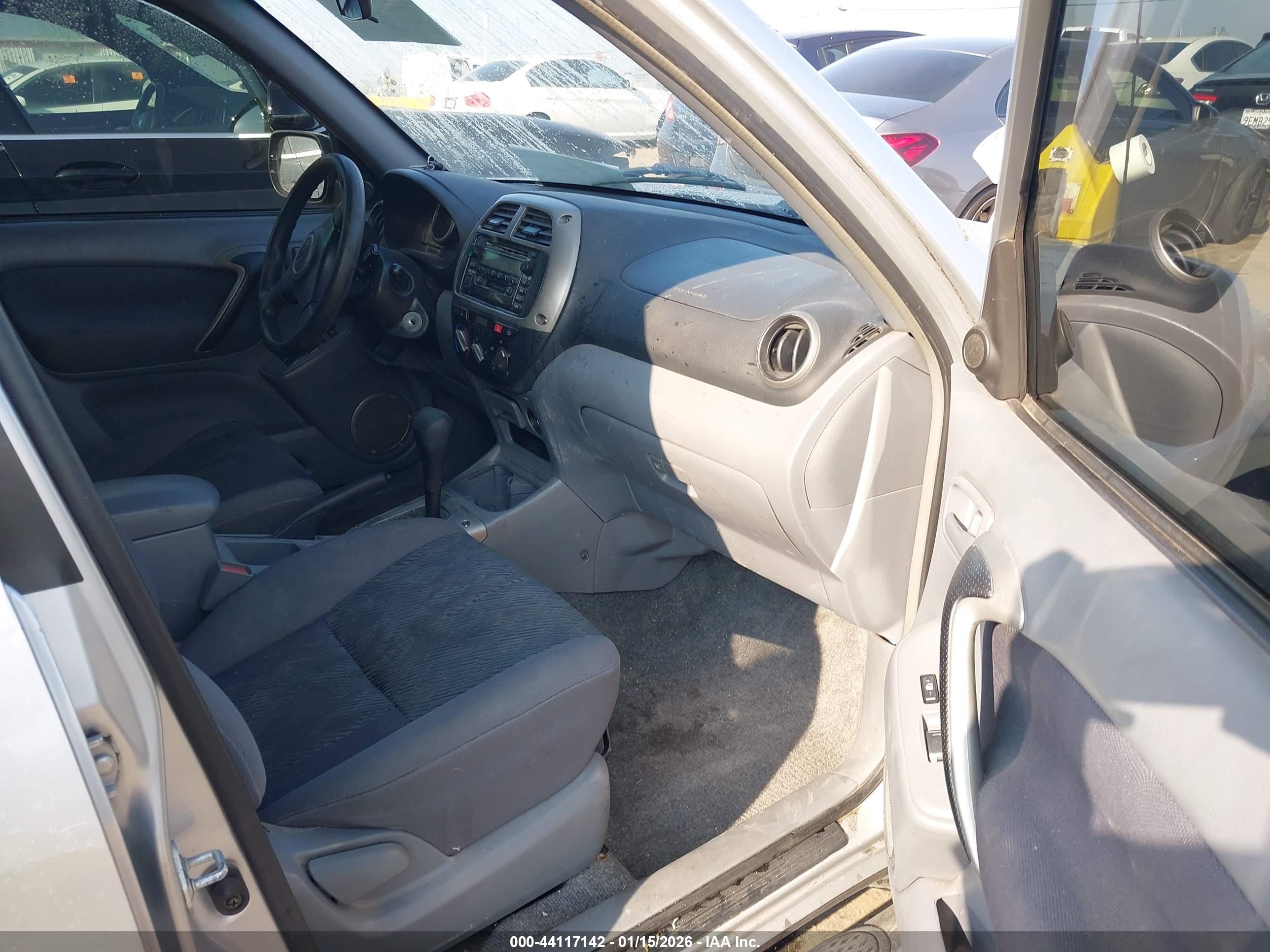 TOYOTA RAV4 image 5
