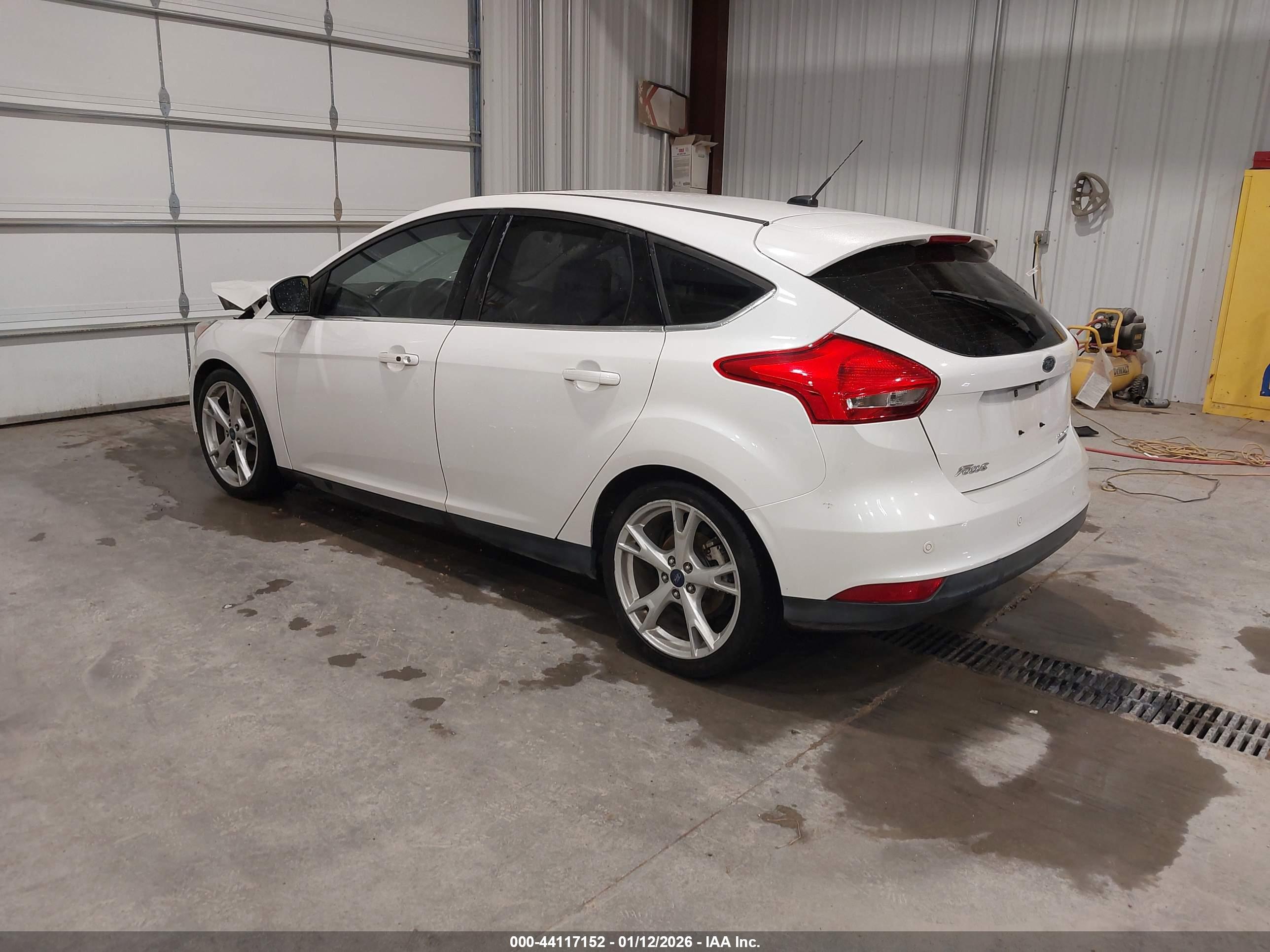 FORD FOCUS image 3