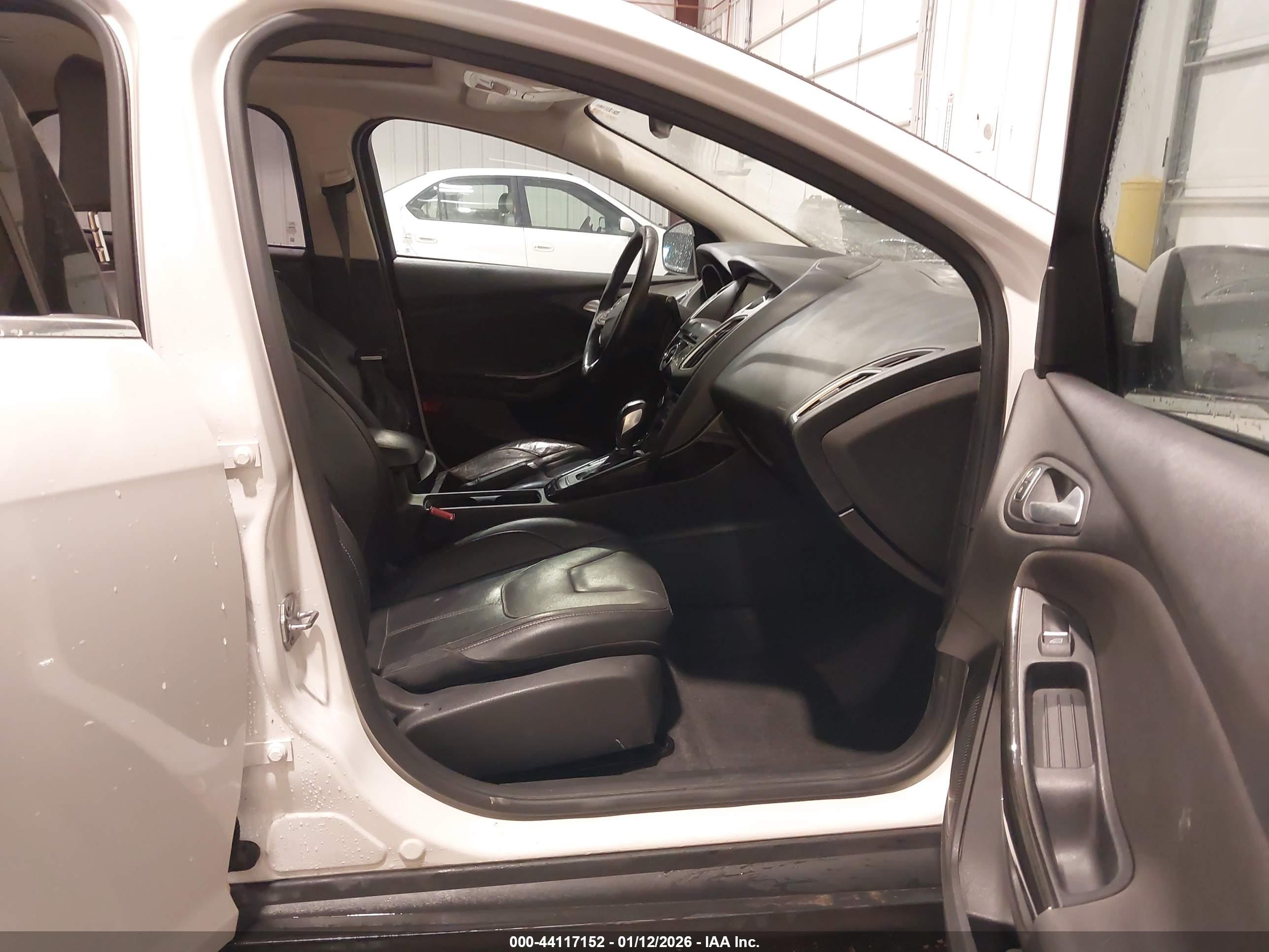 FORD FOCUS image 5