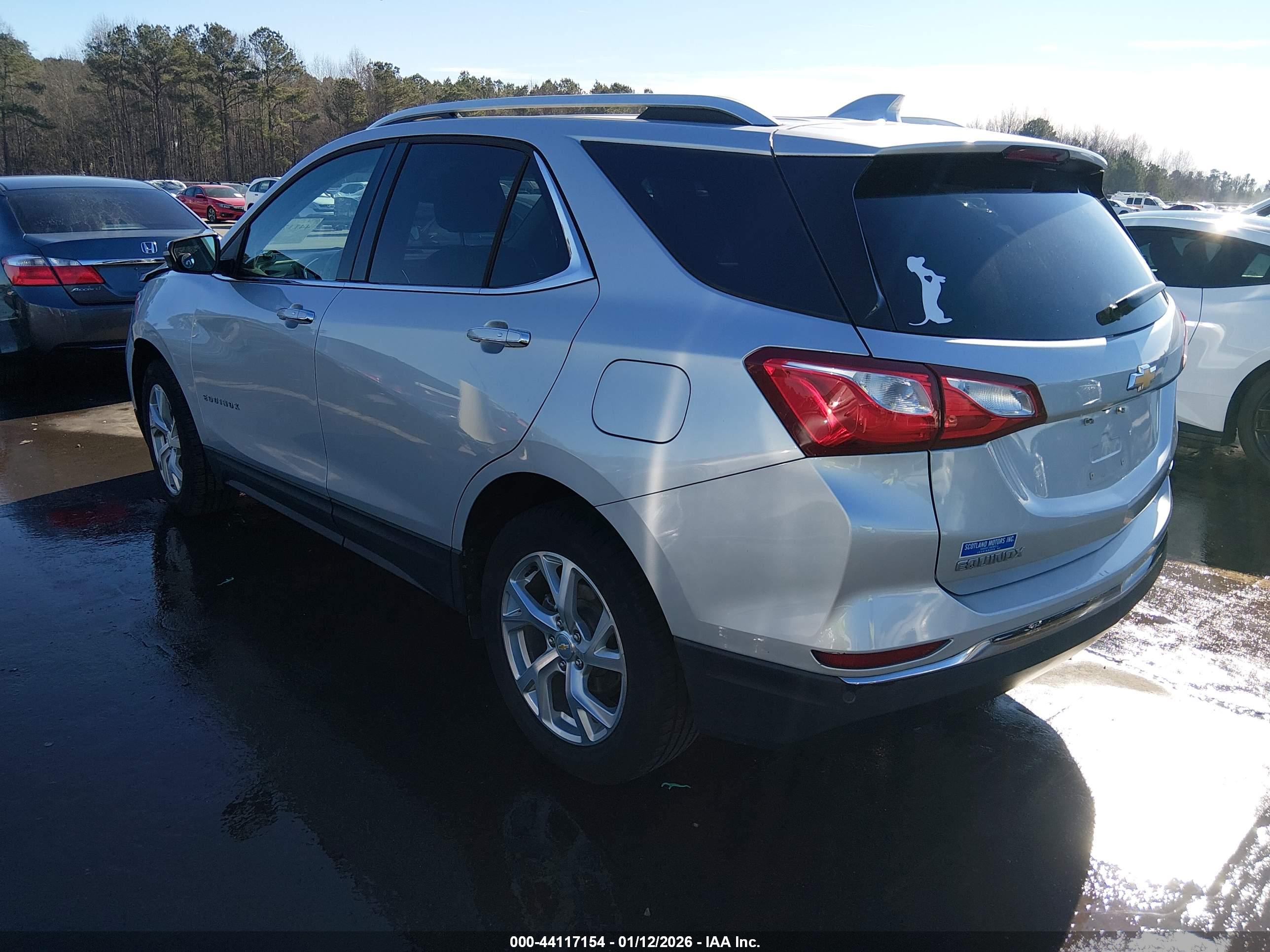 CHEVROLET EQUINOX image 3