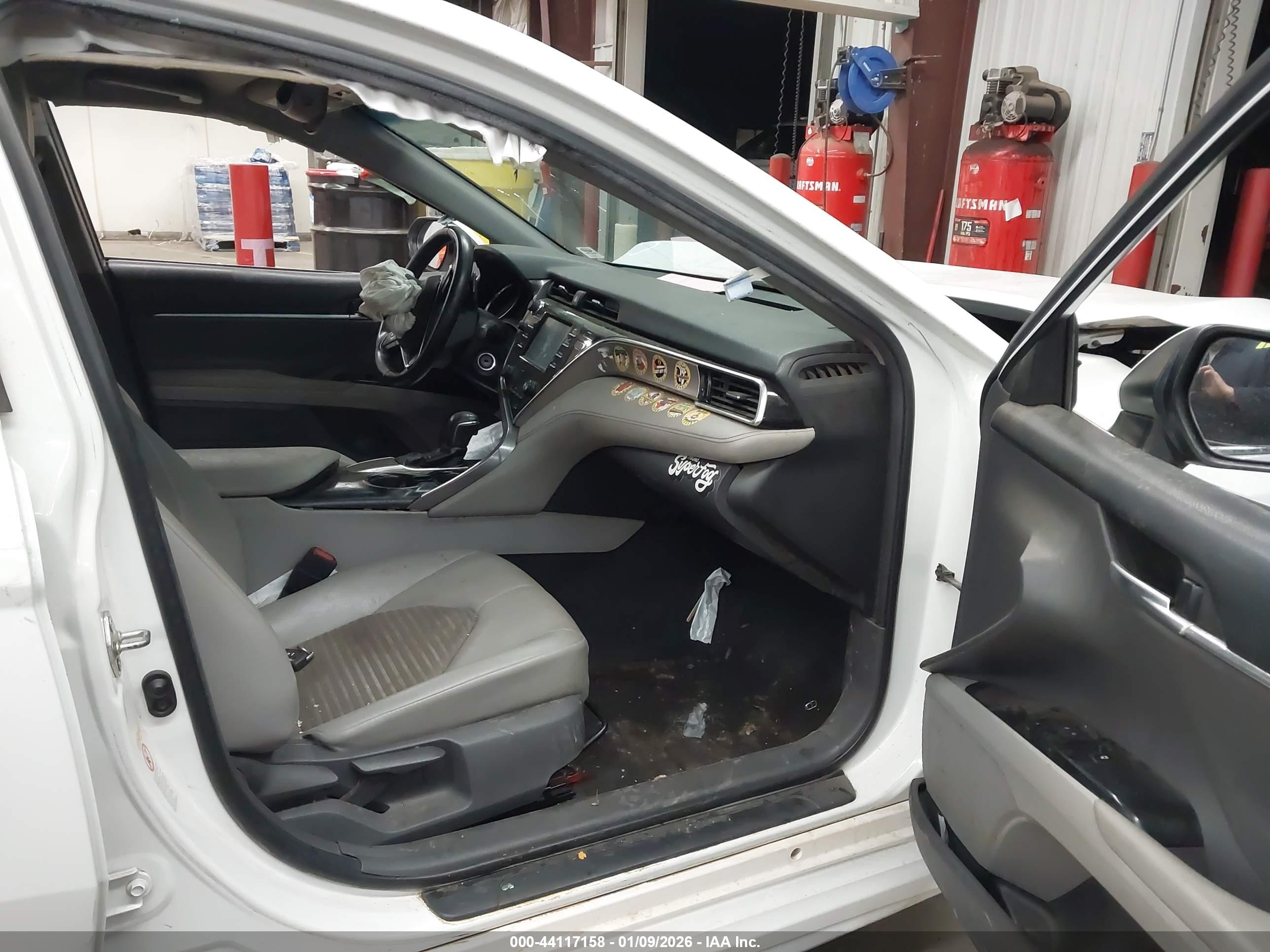 TOYOTA CAMRY image 5