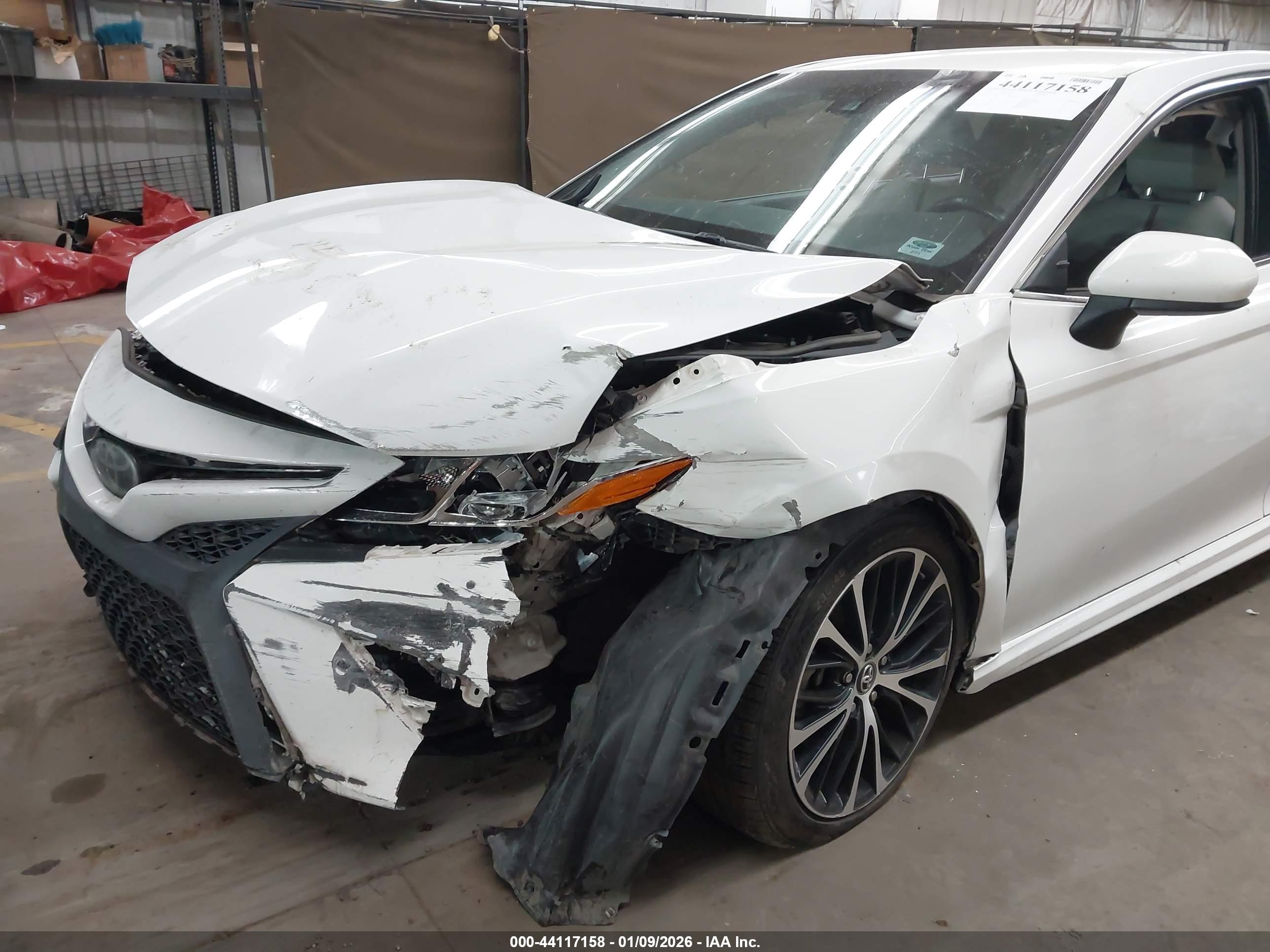 TOYOTA CAMRY image 6