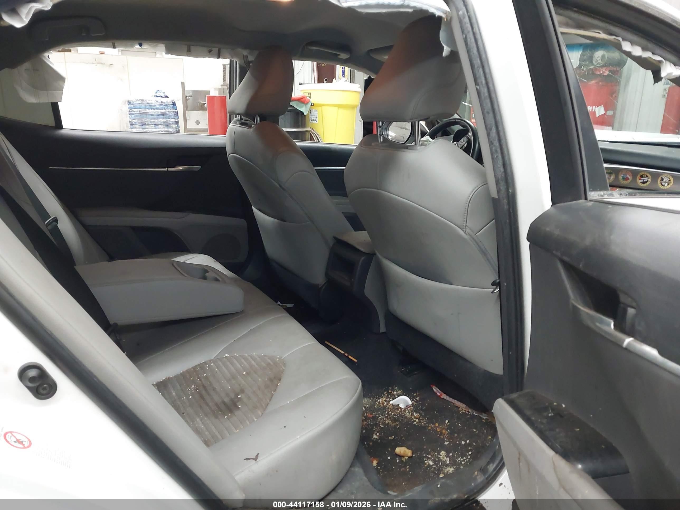 TOYOTA CAMRY image 8