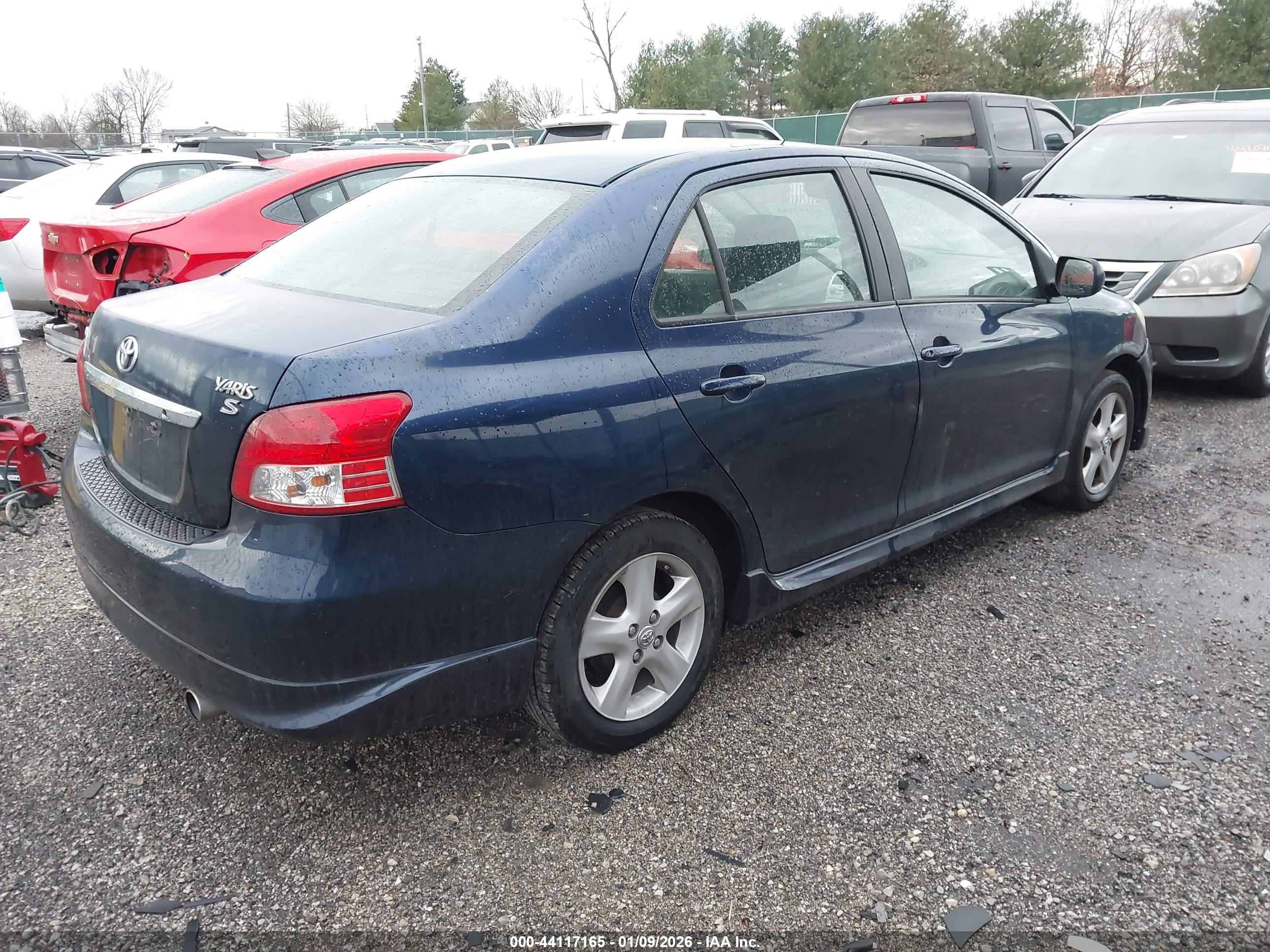 TOYOTA YARIS image 4