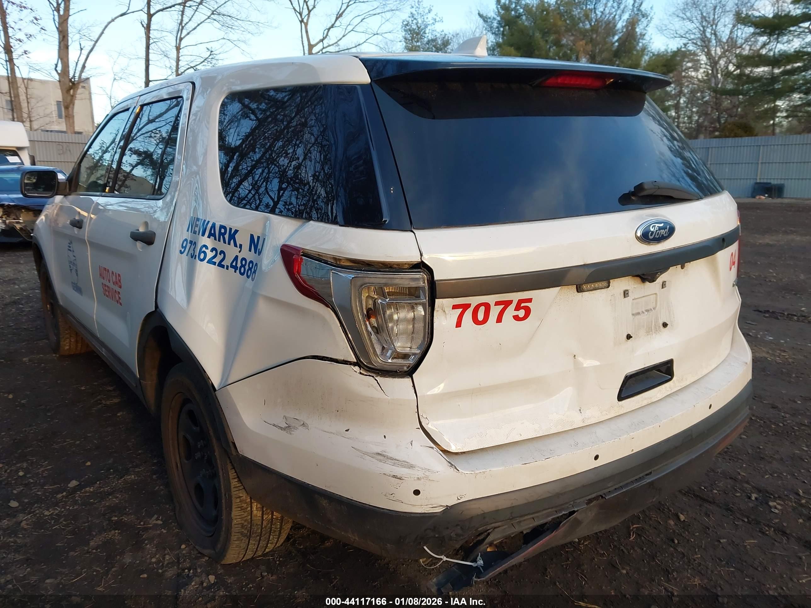 FORD UTILITY image 6