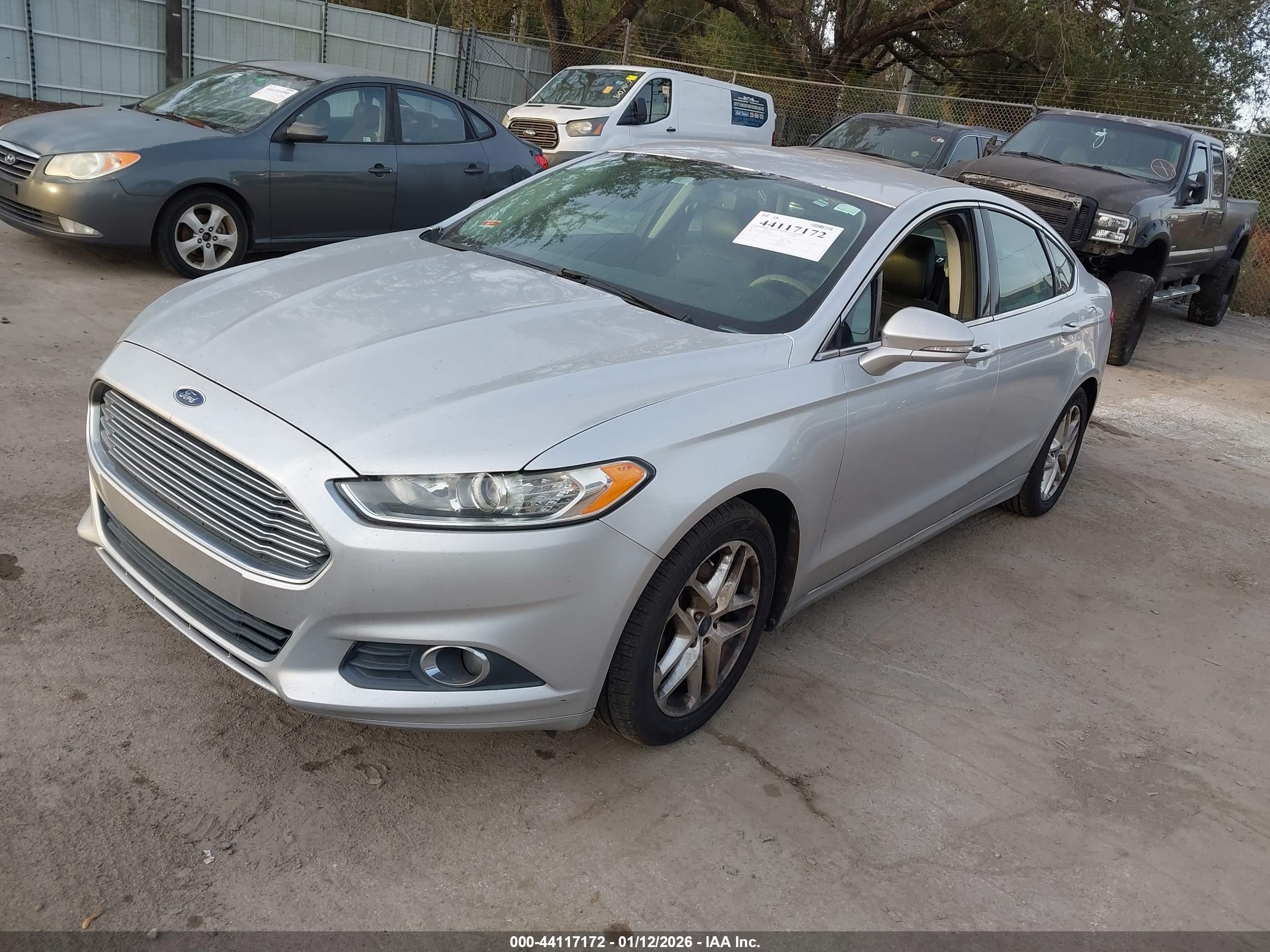 FORD FUSION image 2