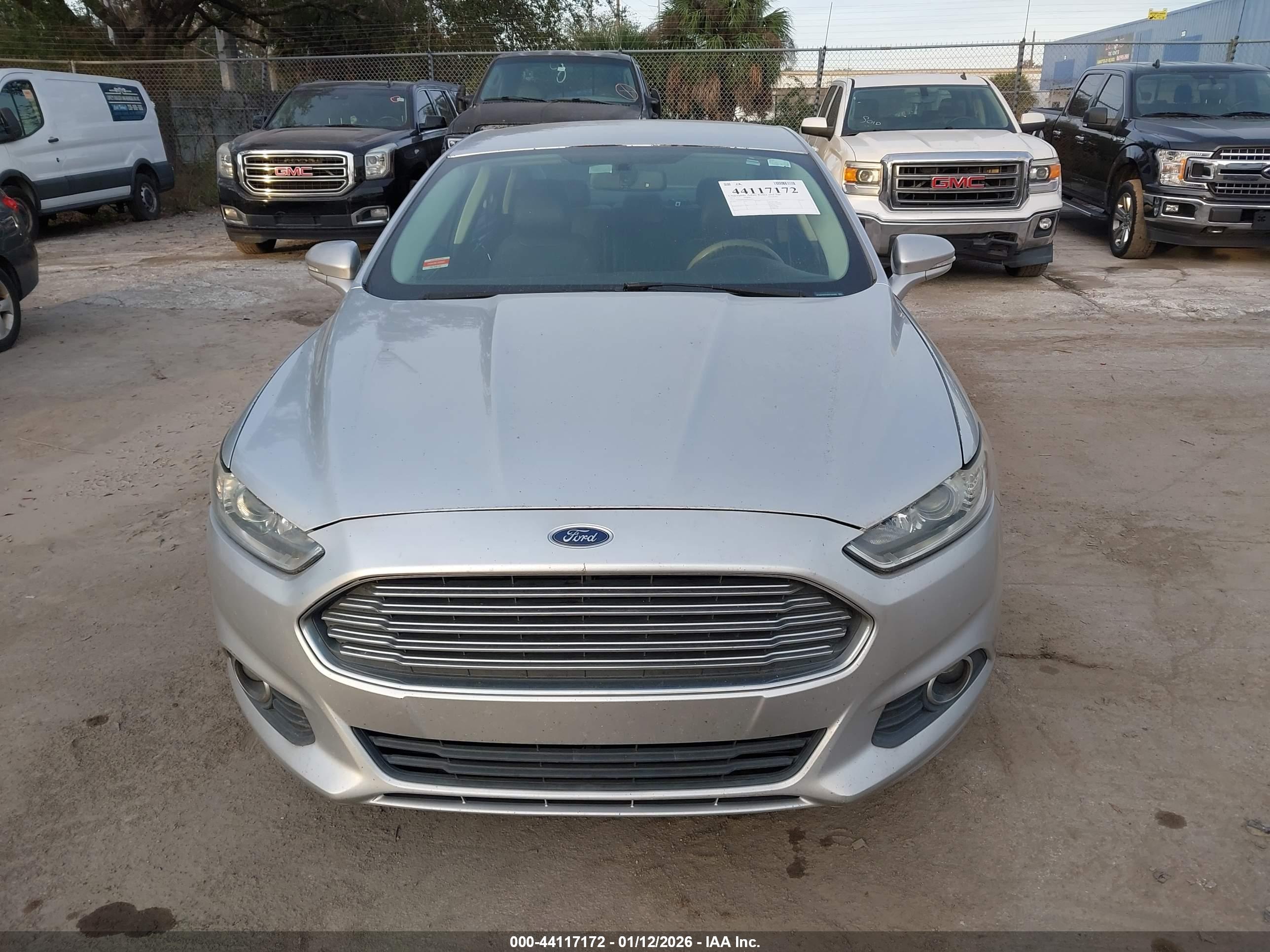 FORD FUSION image 6