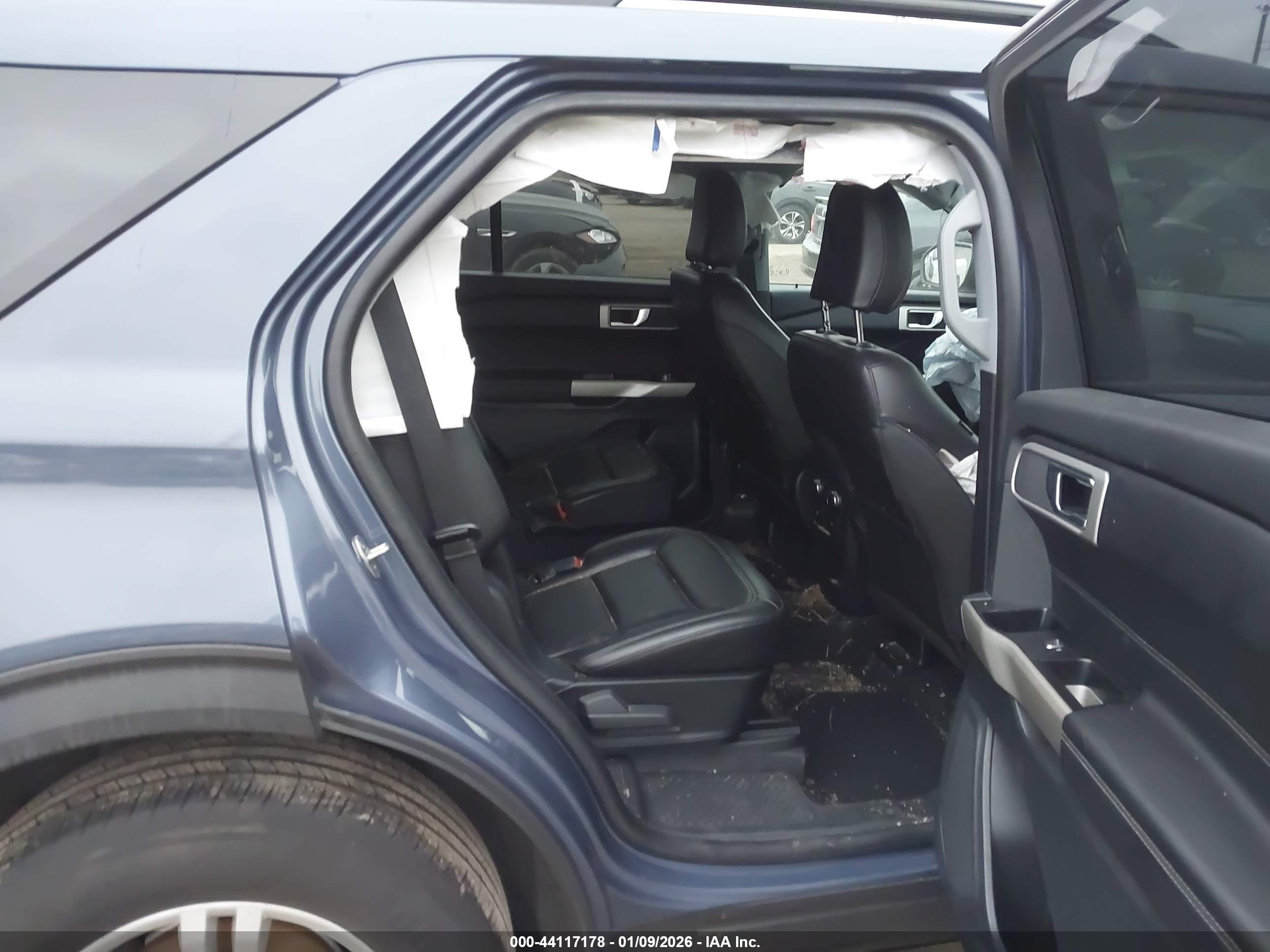 FORD EXPLORER image 8