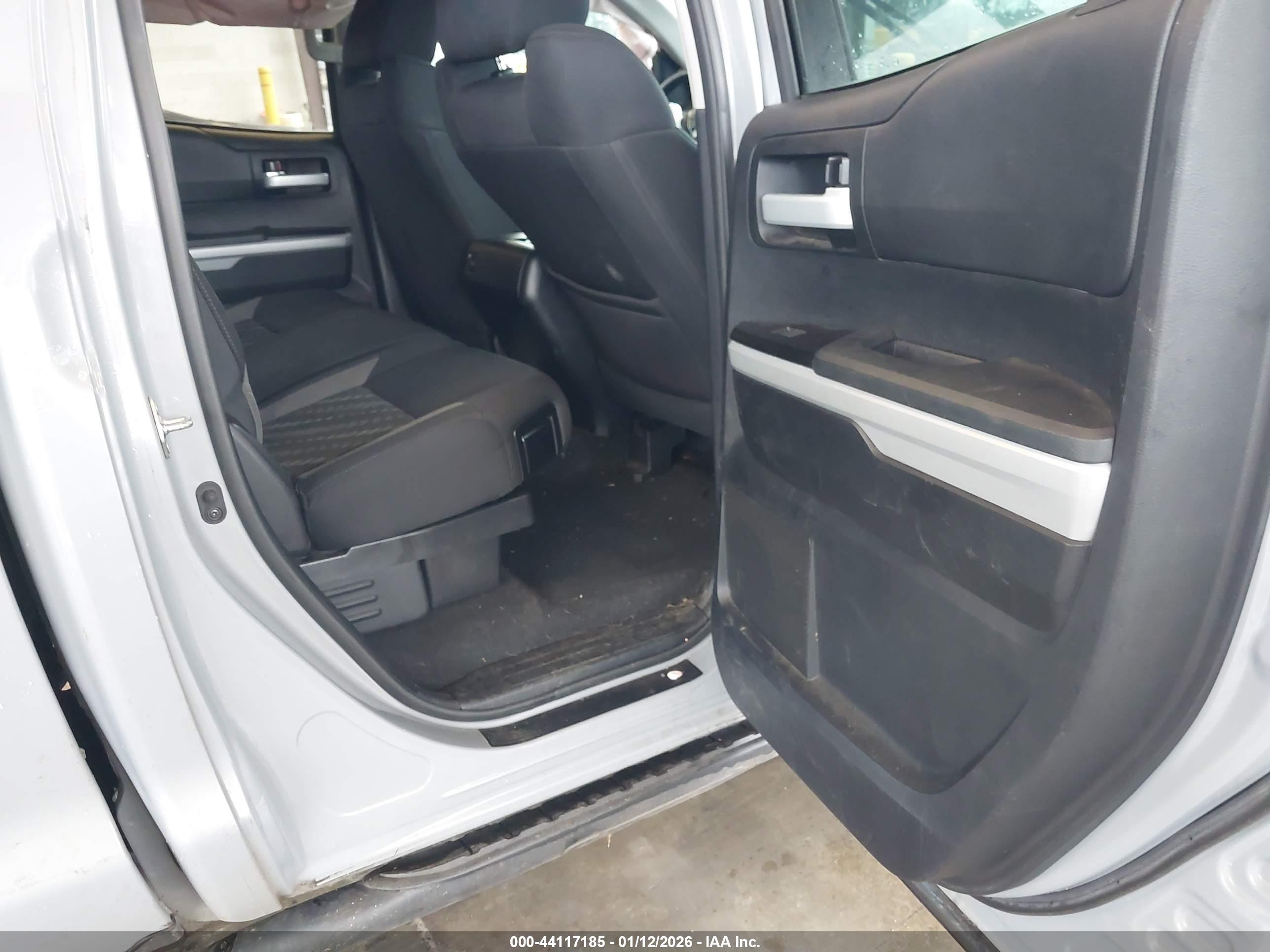 TOYOTA TUNDRA image 8