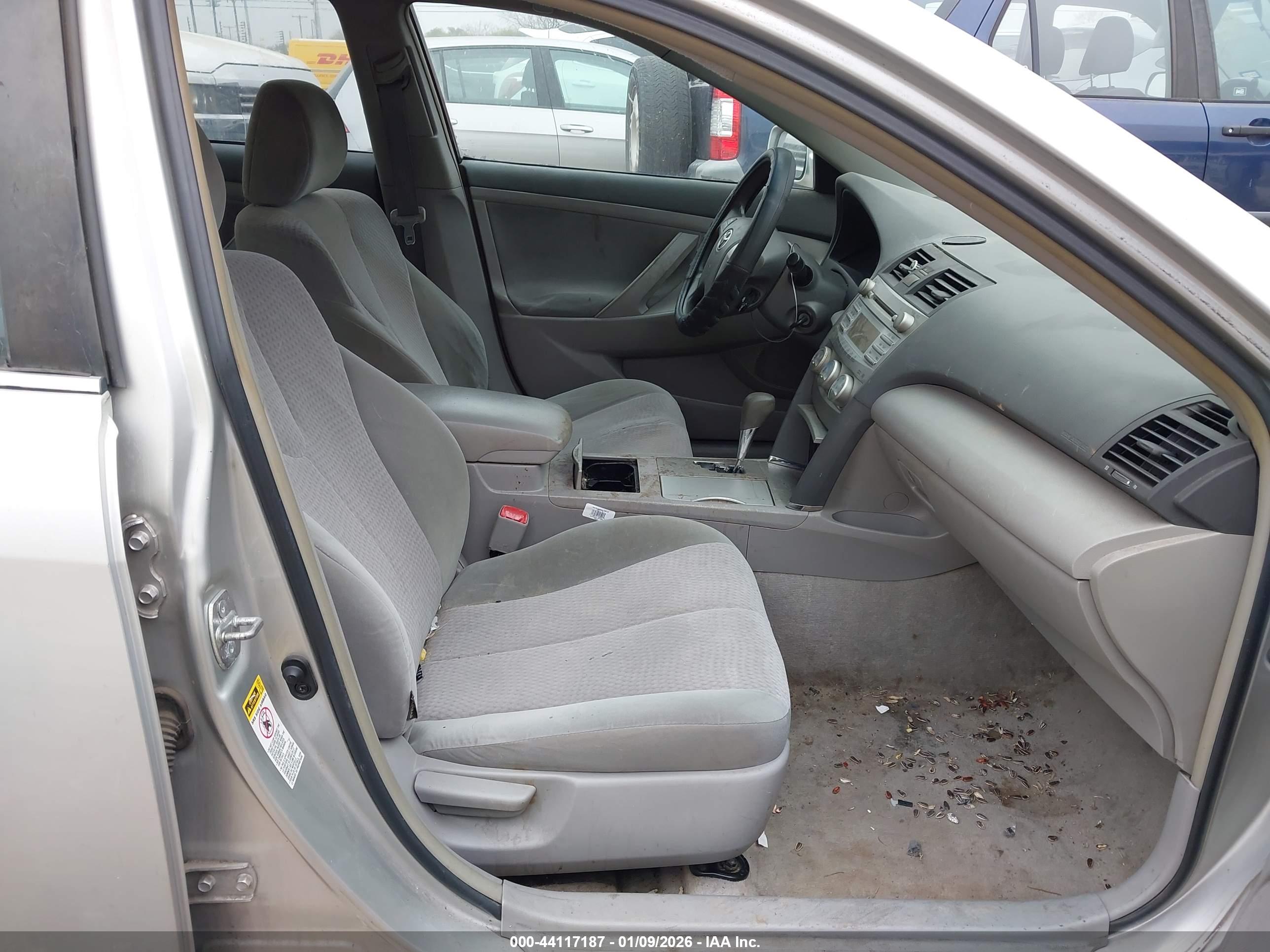 TOYOTA CAMRY image 5