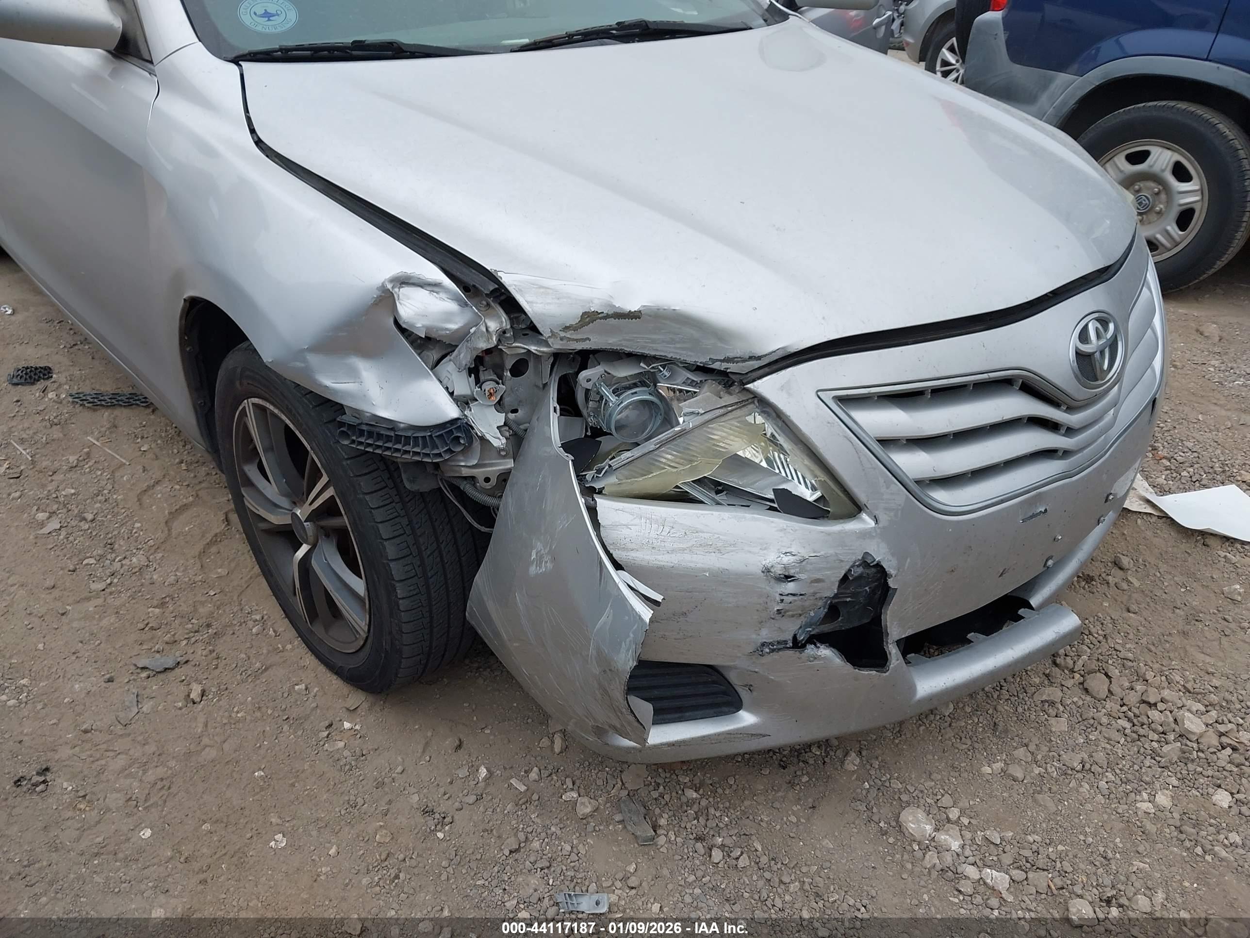 TOYOTA CAMRY image 6
