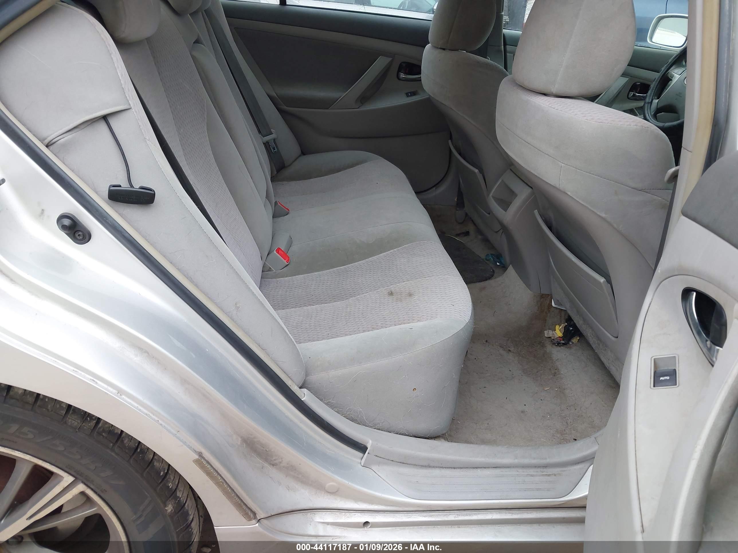 TOYOTA CAMRY image 8