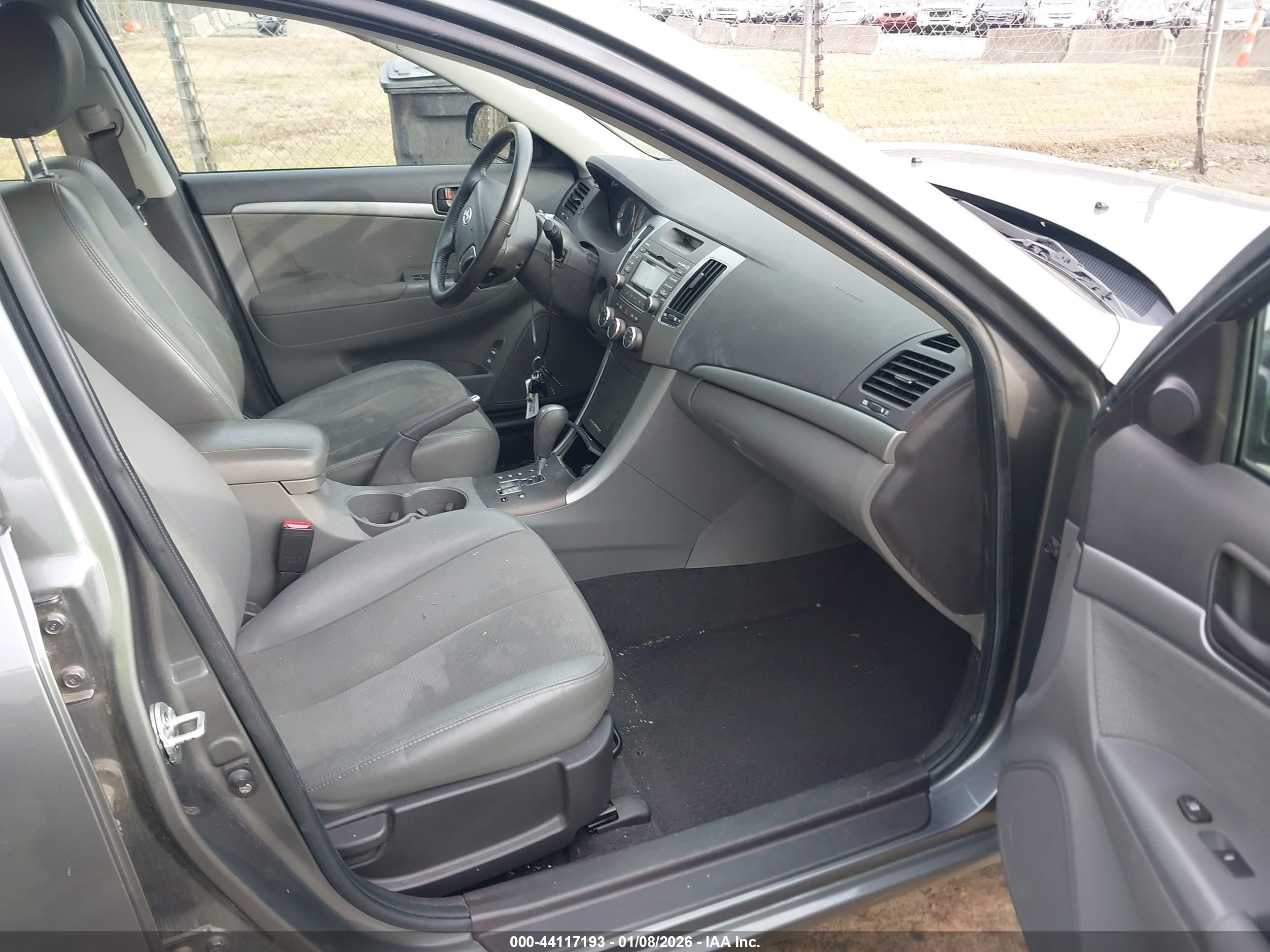 HYUNDAI SONATA image 5