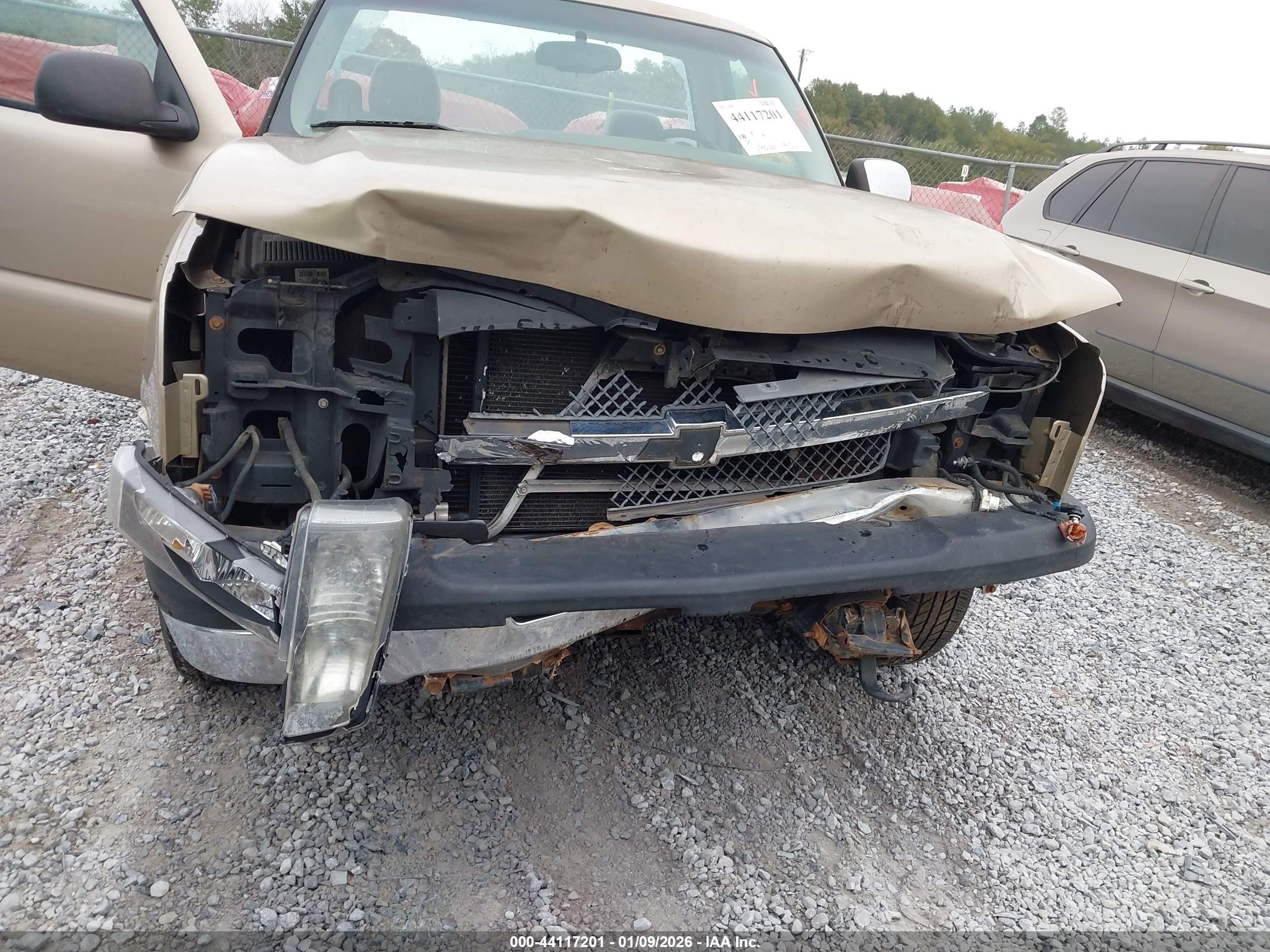 CHEVROLET SILVERADO image 6