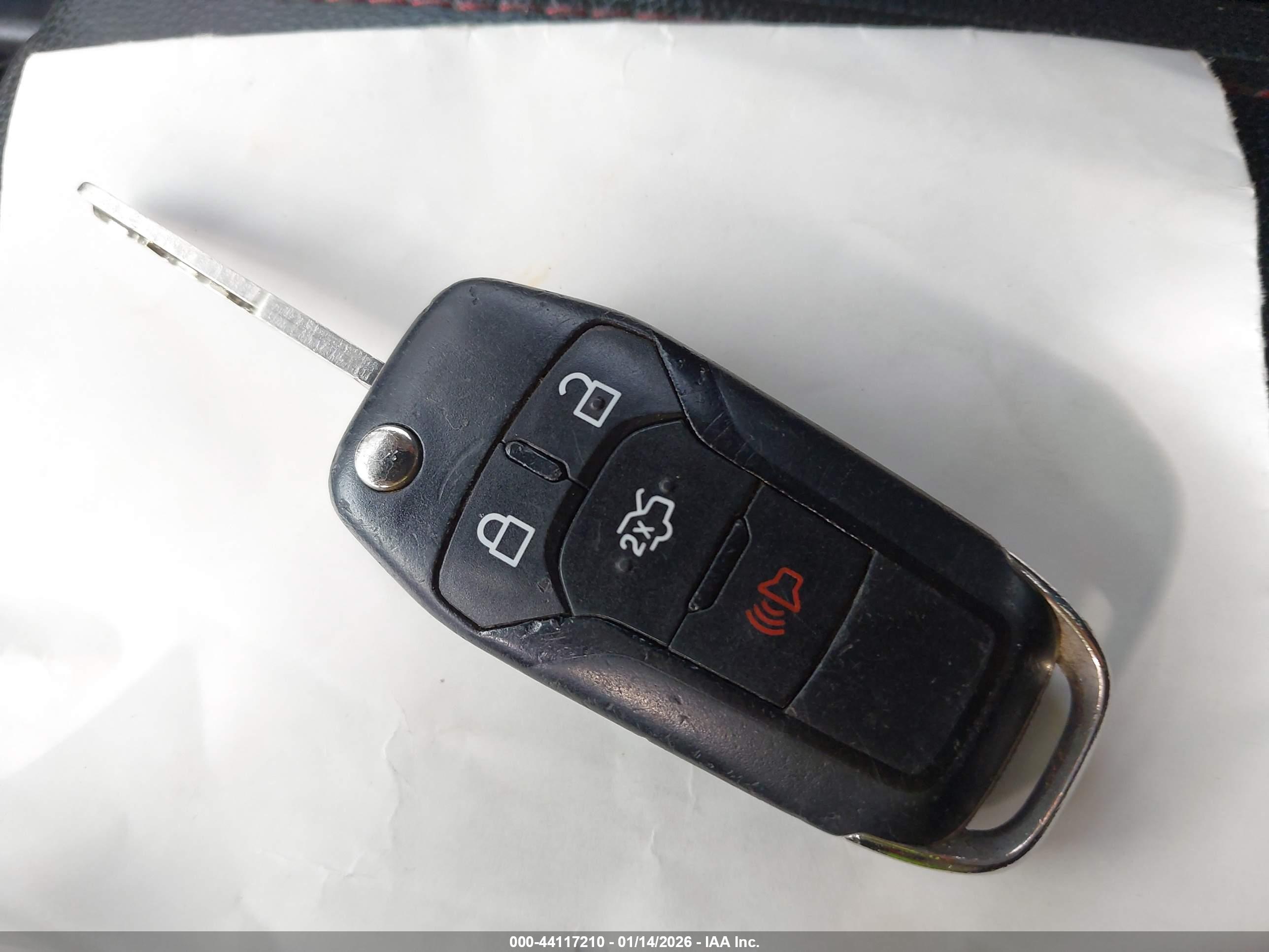 FORD FUSION image 11