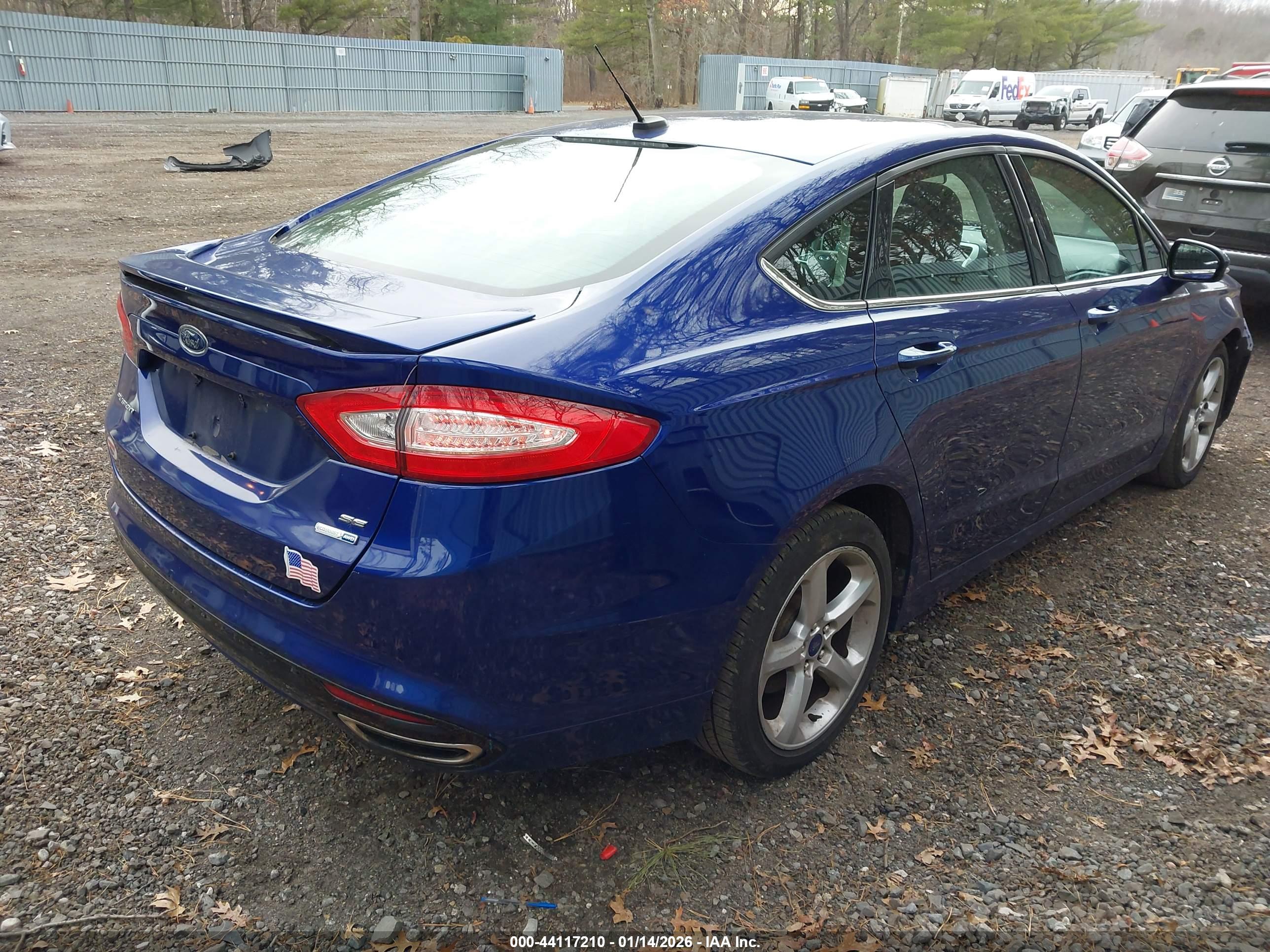 FORD FUSION image 4