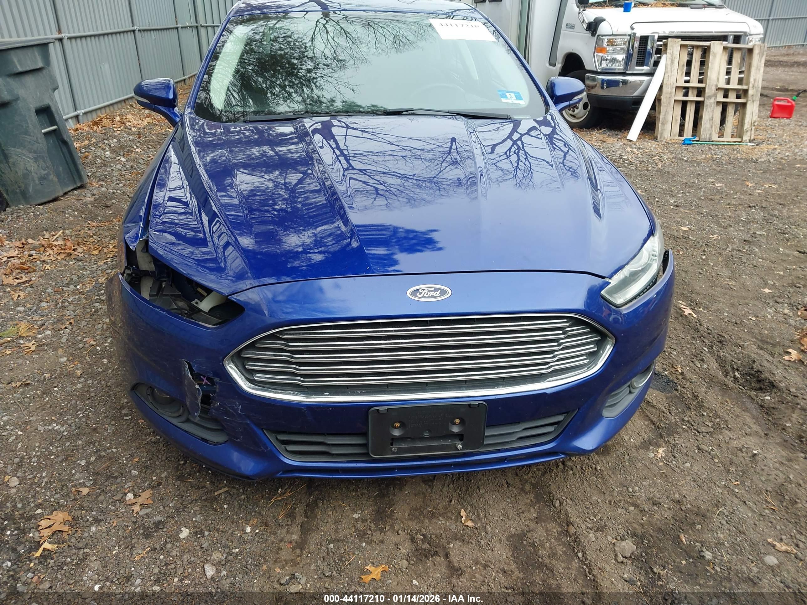 FORD FUSION image 6