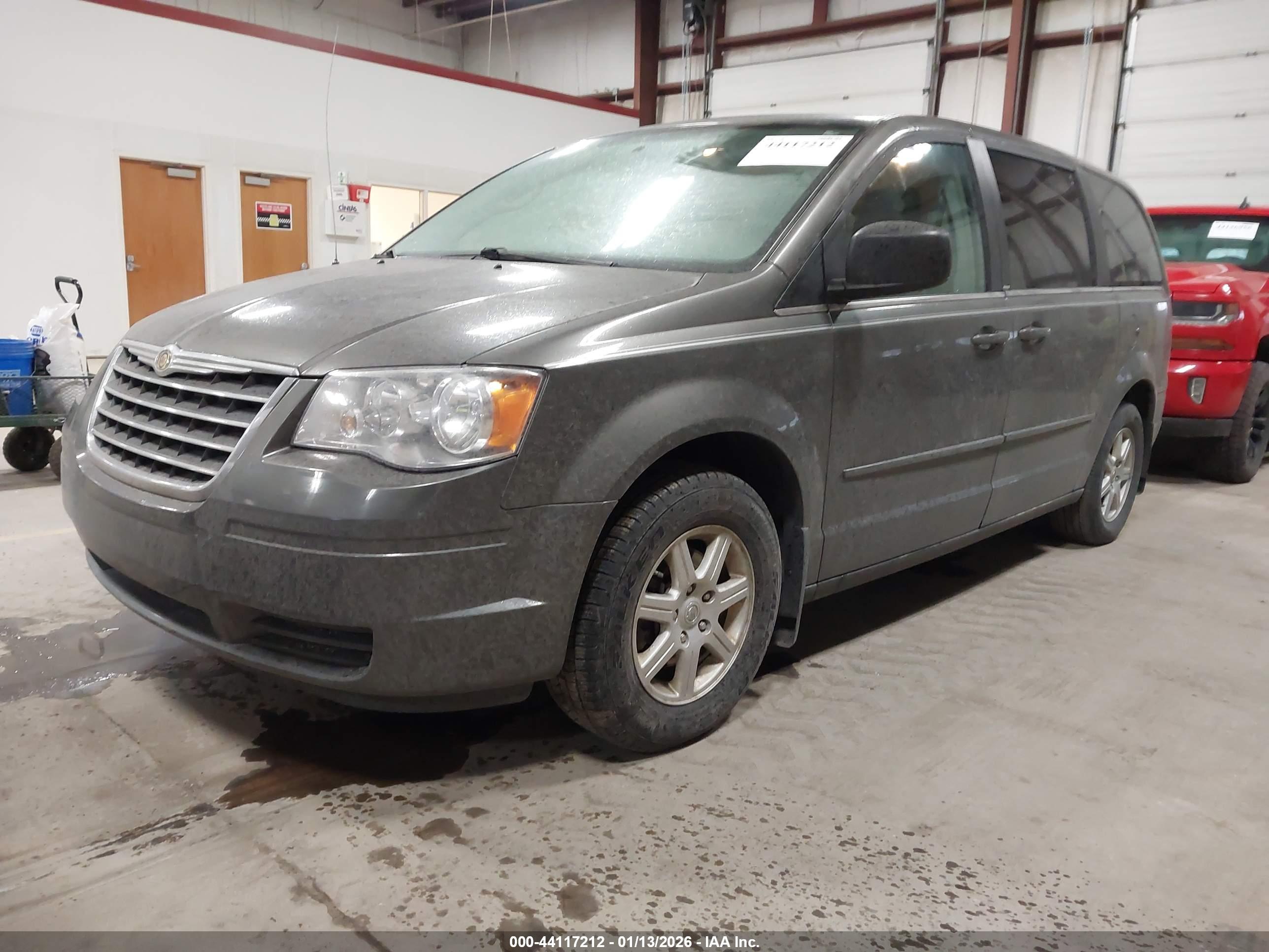 CHRYSLER TOWN image 2