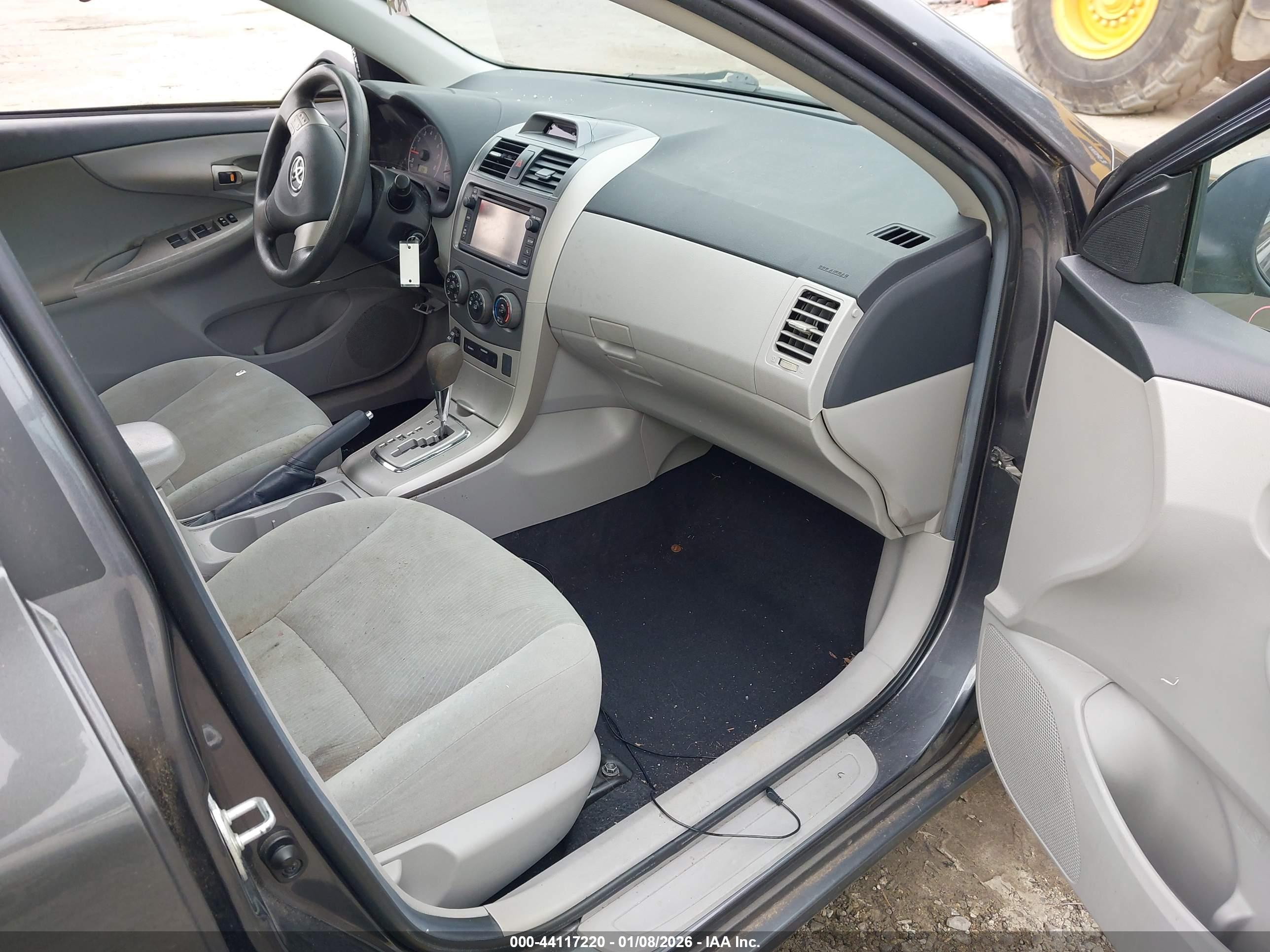 TOYOTA COROLLA image 5