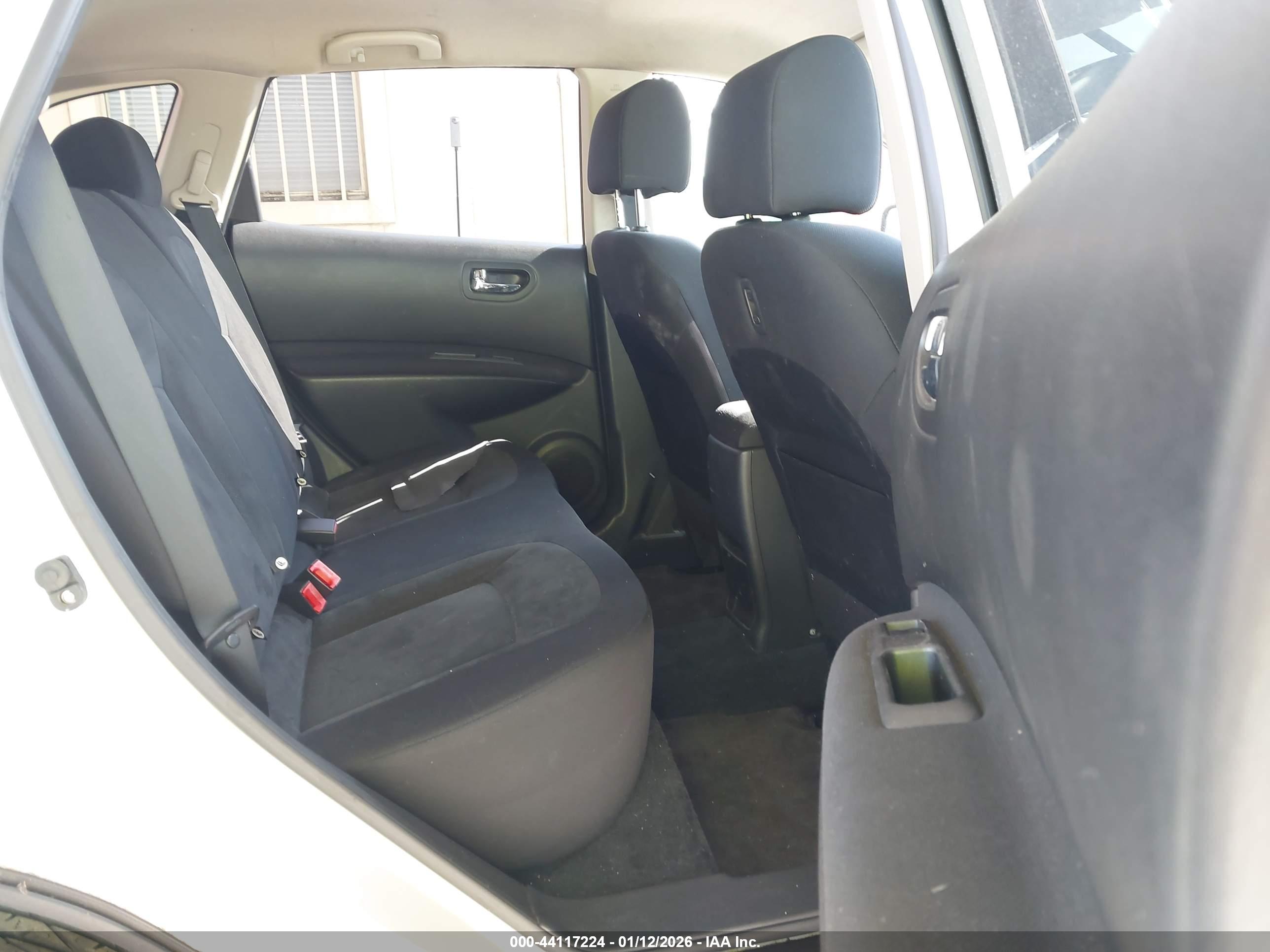 NISSAN ROGUE image 8