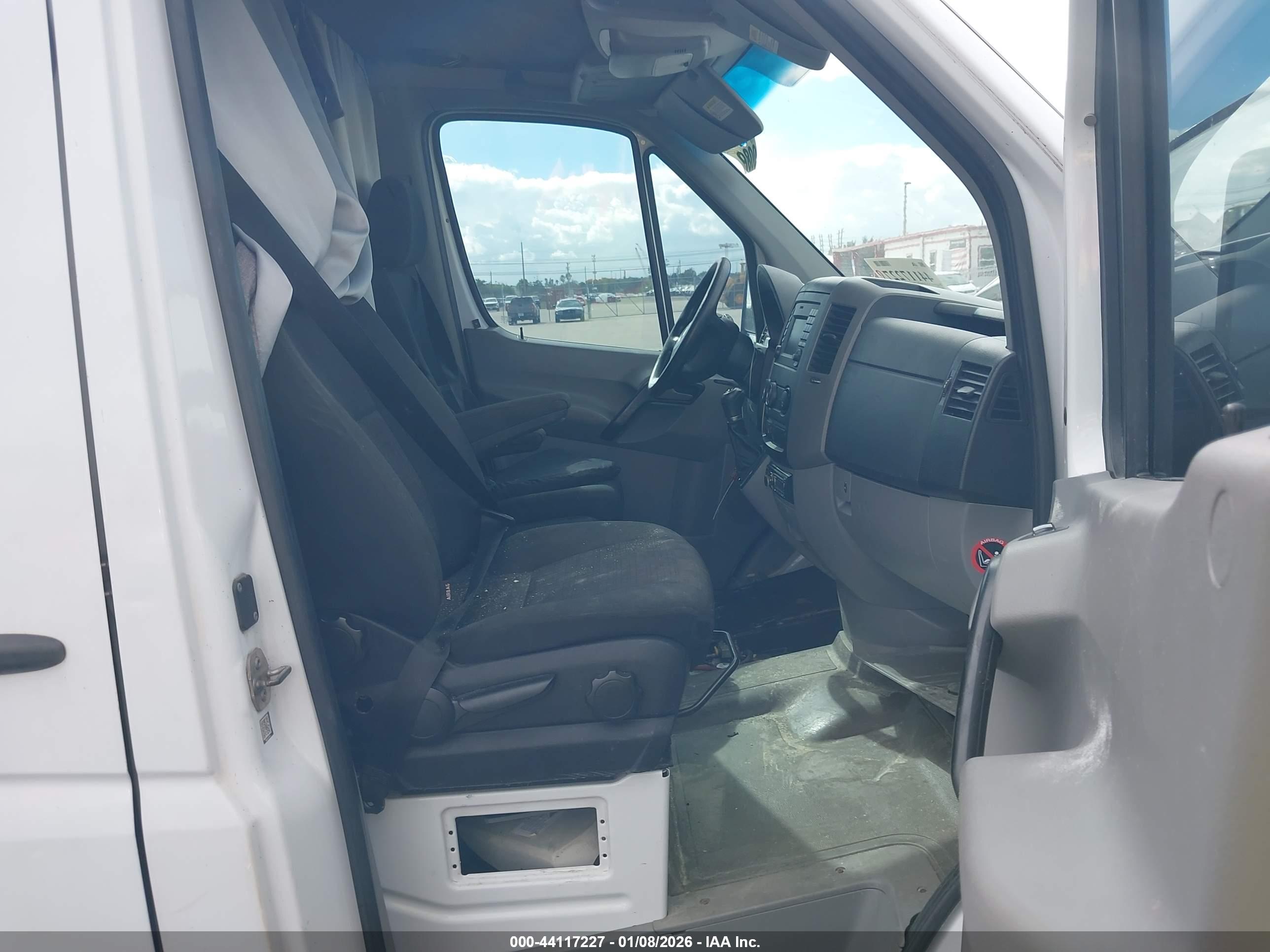 MERCEDES-BENZ SPRINTER image 5