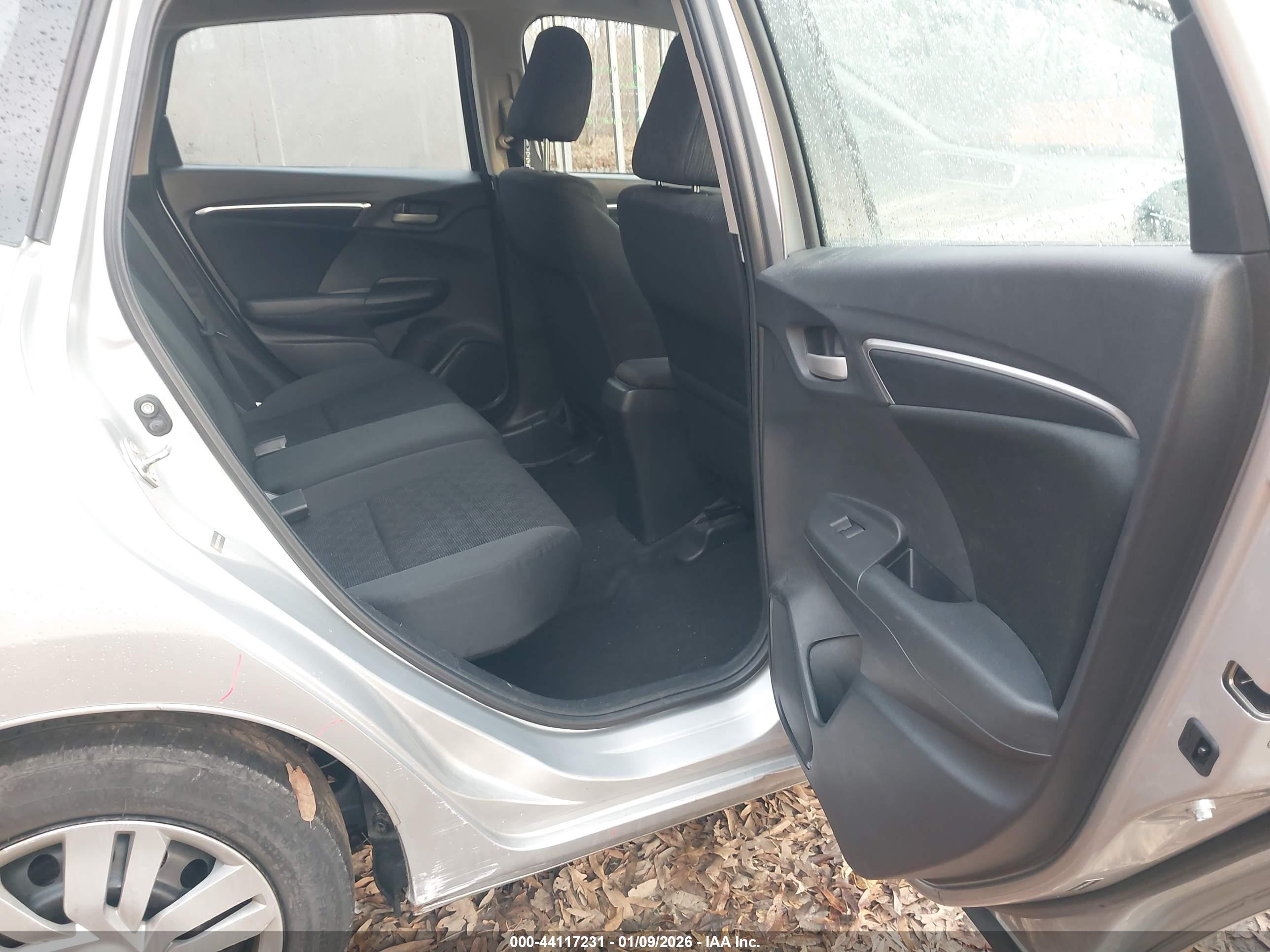 HONDA FIT image 8